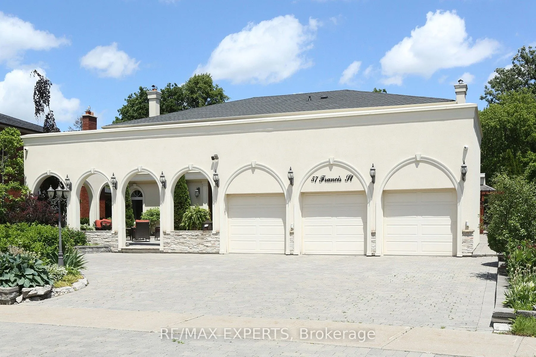 Detached Home For Sale | N13526550