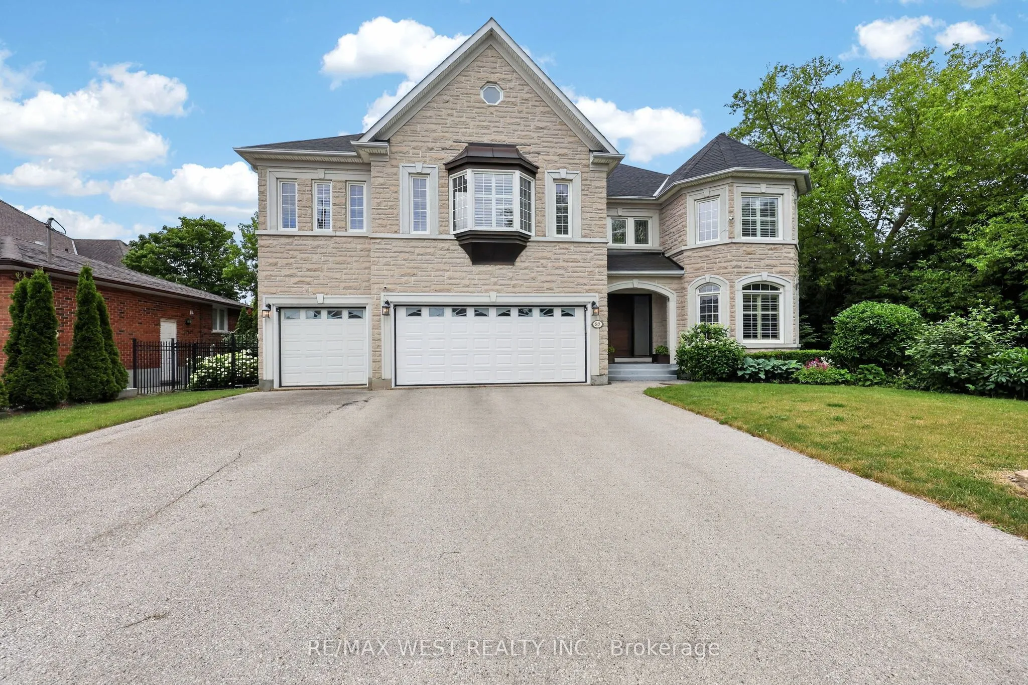 Detached Home For Sale | N13527218