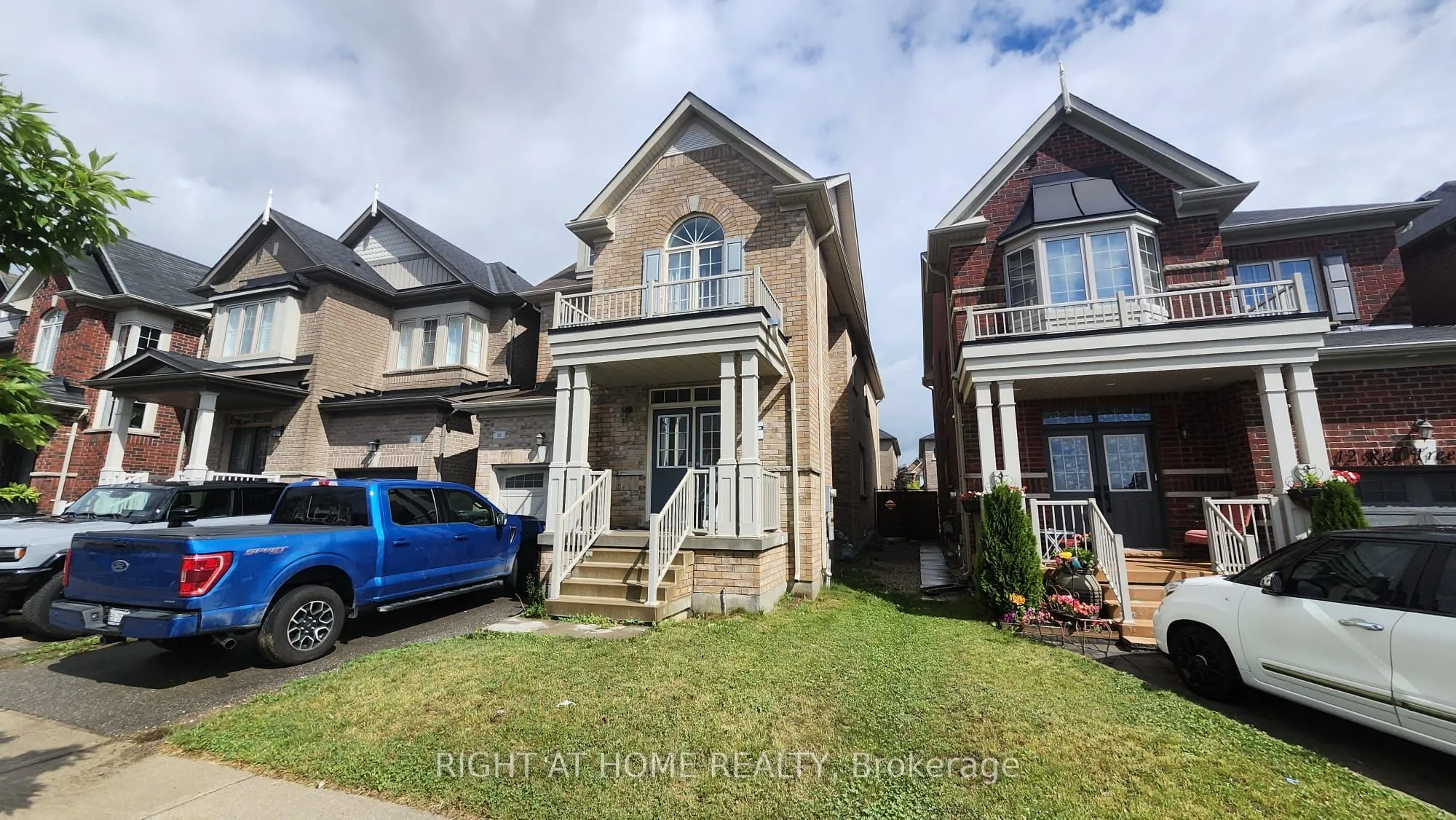 Detached Home For Lease | N13529360