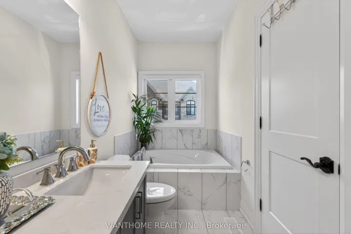 10 Abbey Hill Lane E, Markham, ON L6C 3L5