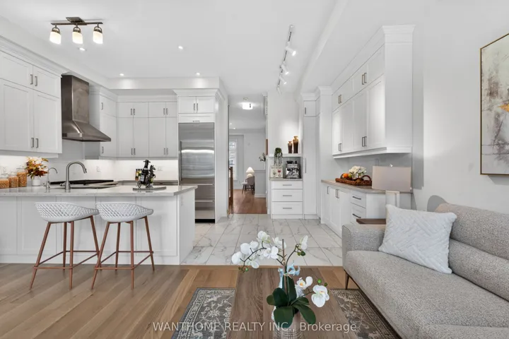 10 Abbey Hill Lane E, Markham, ON L6C 3L5