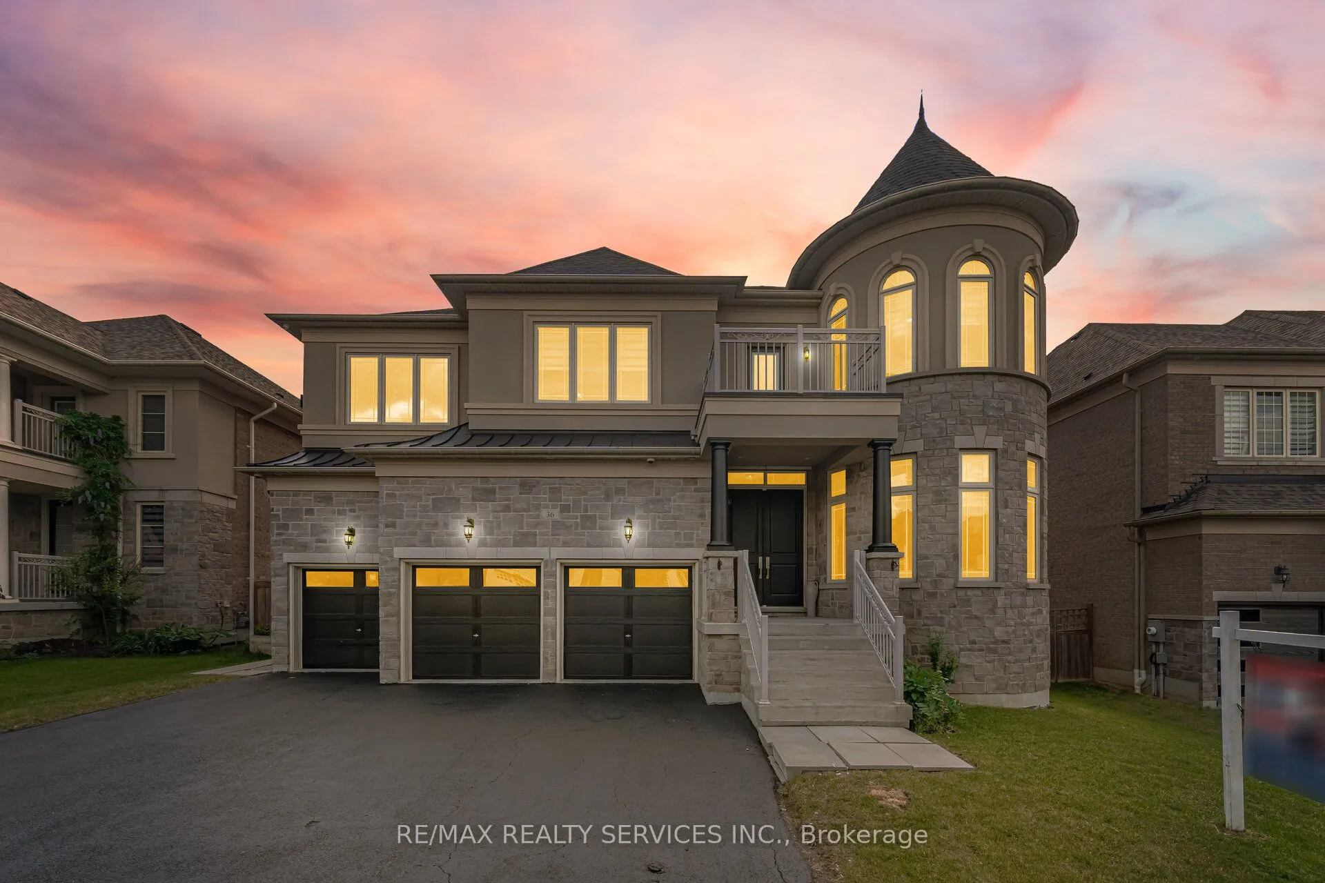 Detached Home For Sale | N13531574