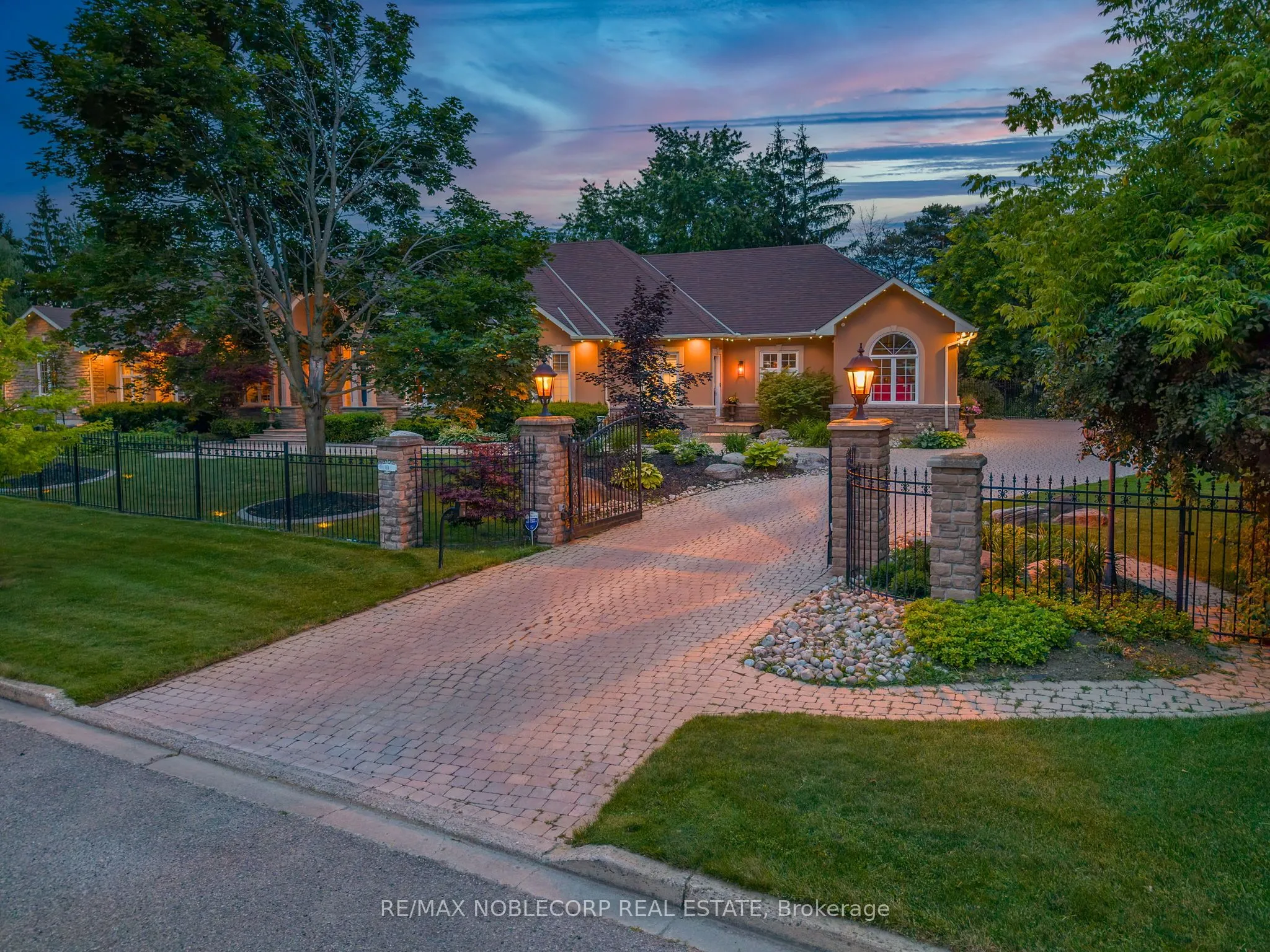 Detached Home For Sale | N13533382