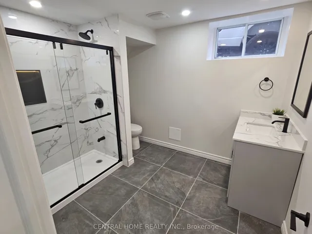 137 Willow Lane, Newmarket, ON L3Y 4J1