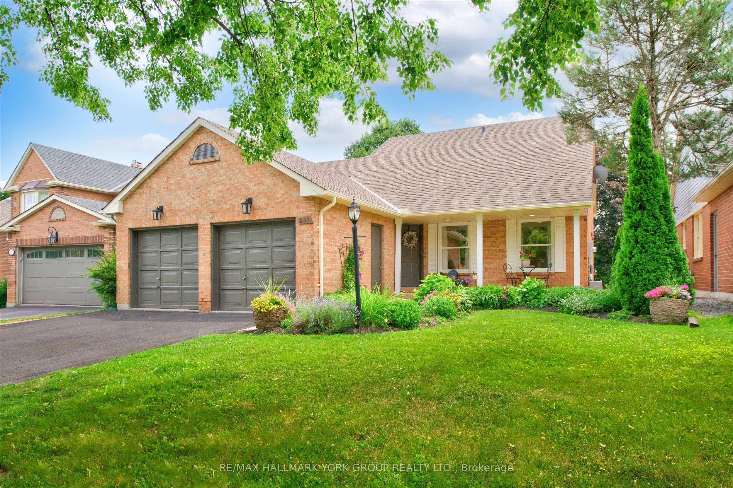 Detached Home For Sale | N13536062
