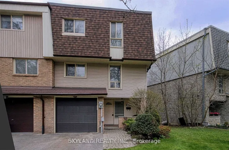 98 Henderson Drive, Aurora, ON L4G 3M3