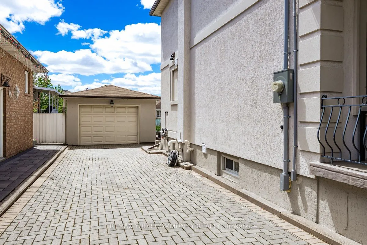 Detached Home For Lease | N13538180