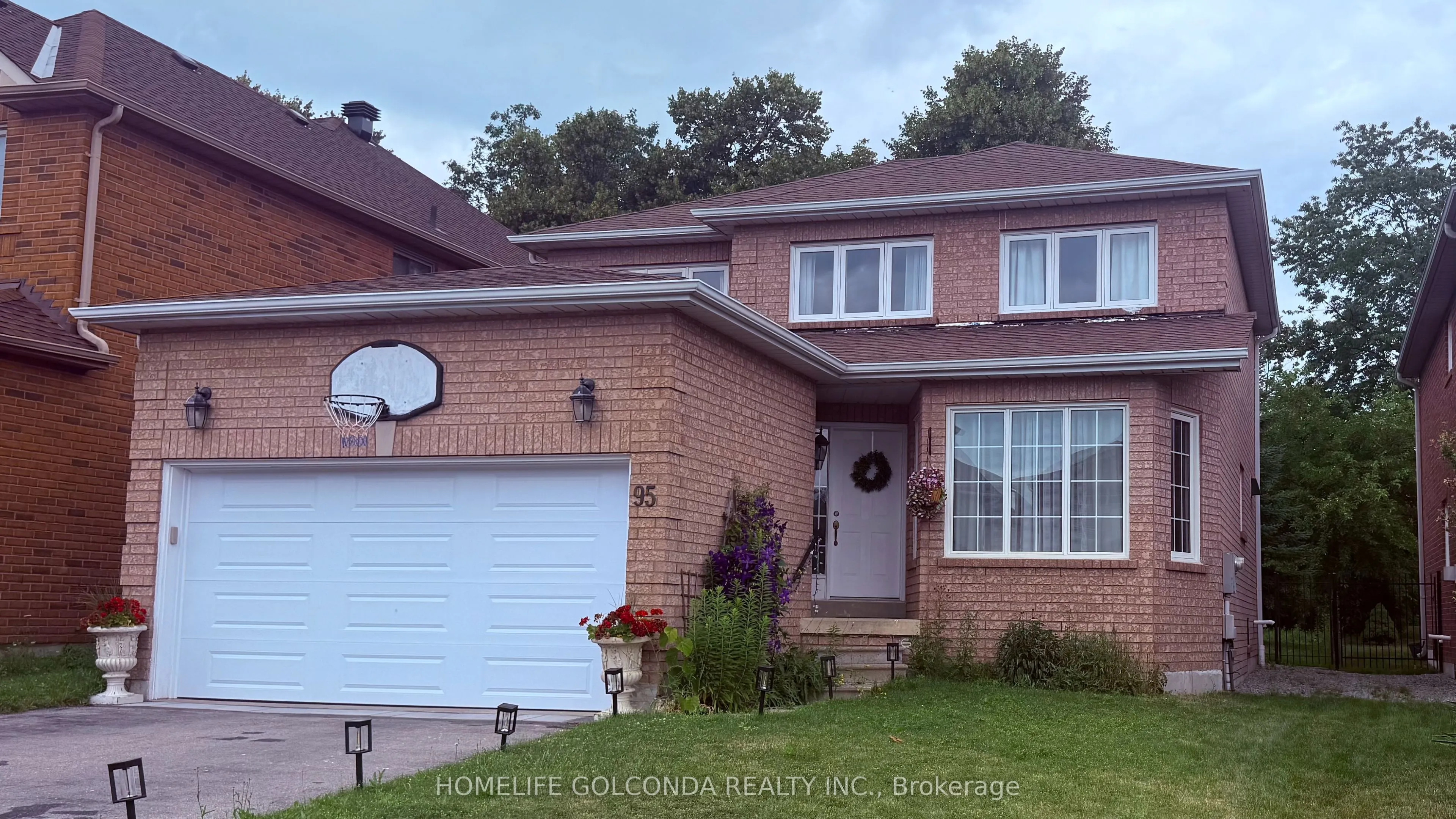 Detached Home For Lease | N13547202