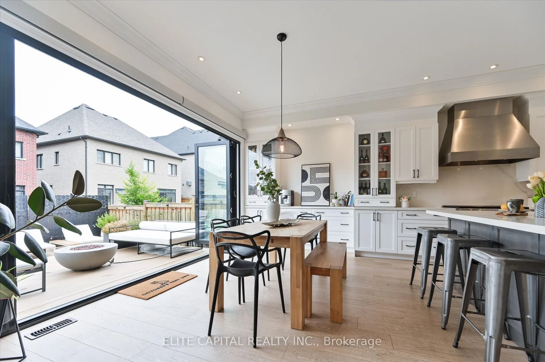 Detached Home For Sale | N13548912