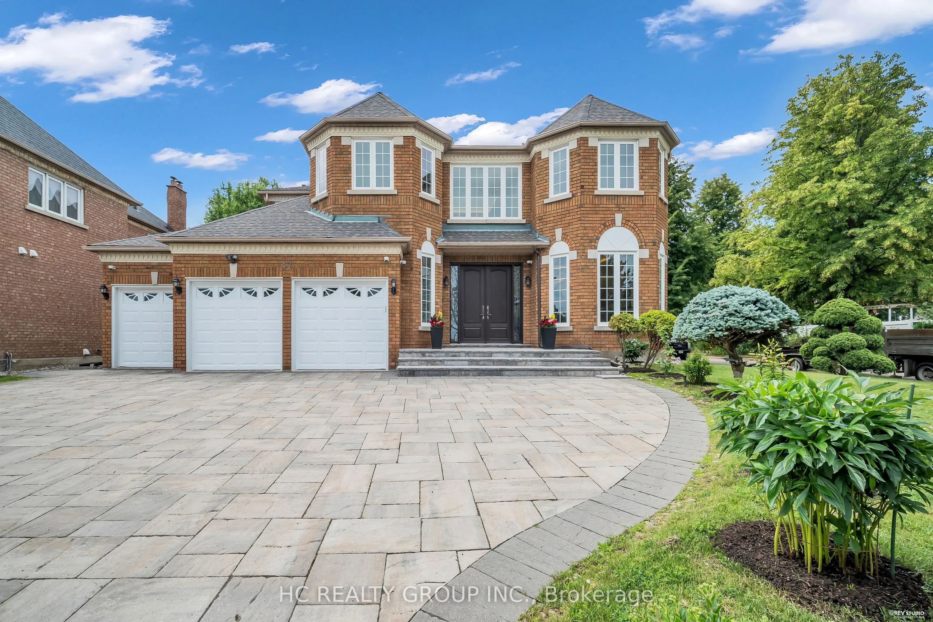 Detached Home For Sale | N13549054