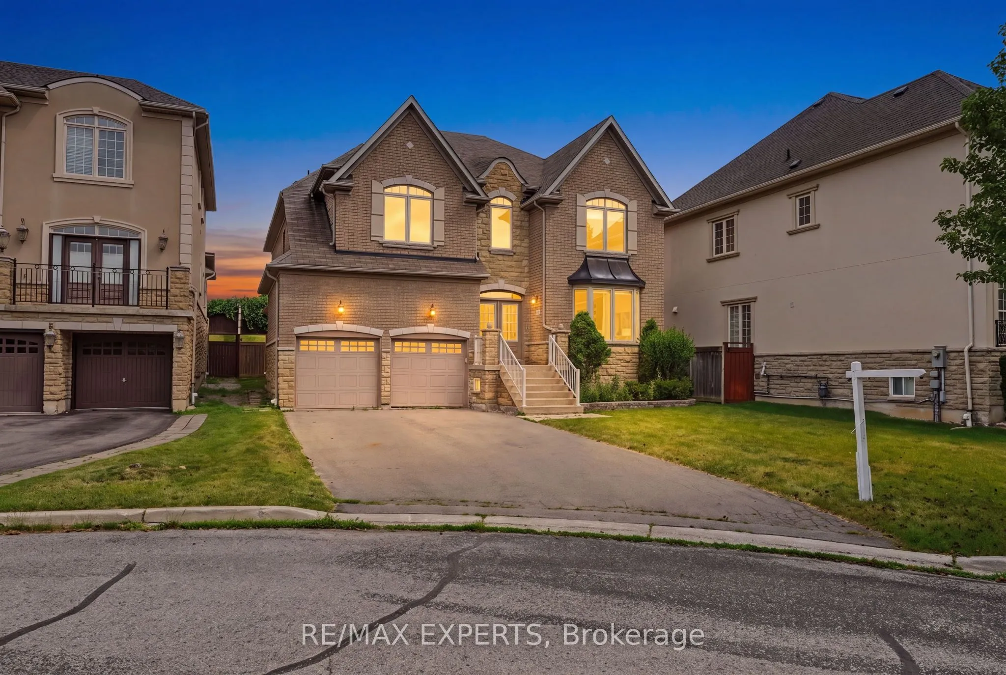 Detached Home For Sale | N13550584