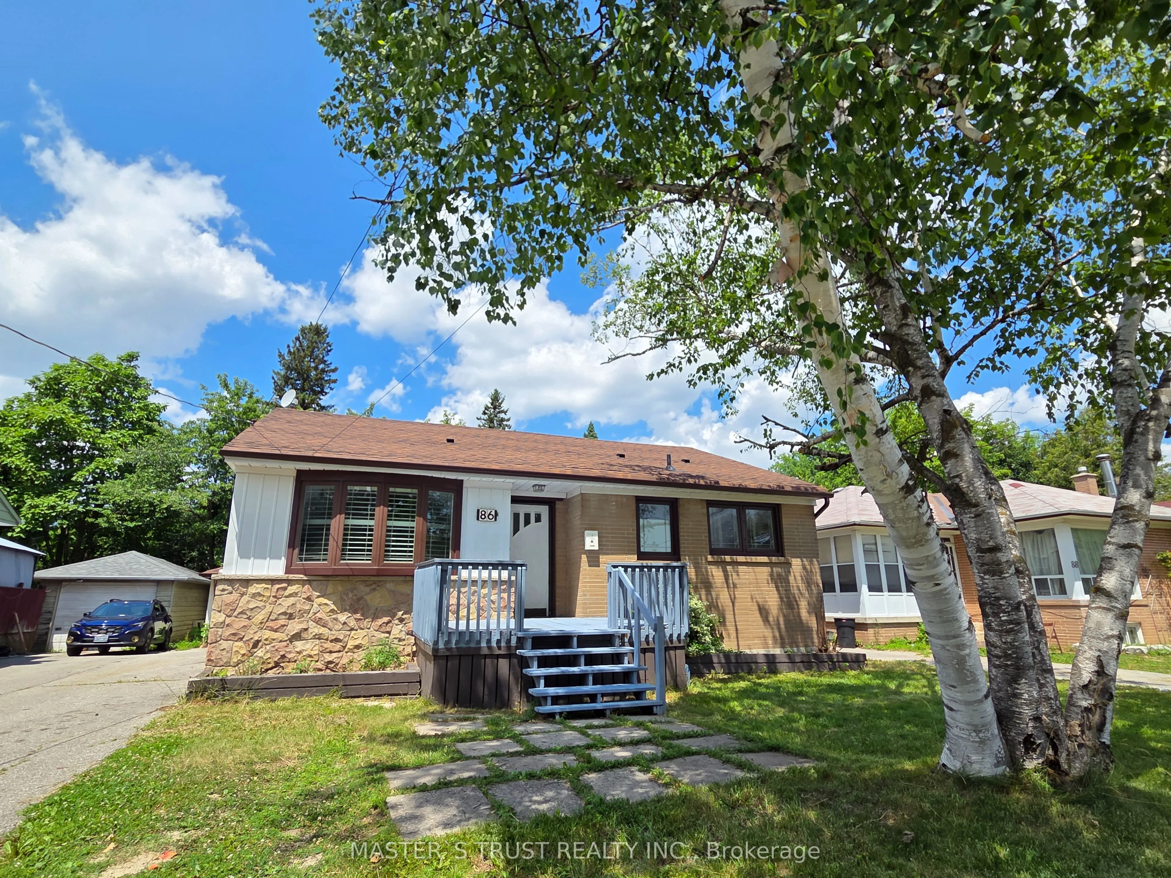Detached Home For Lease | N13552322