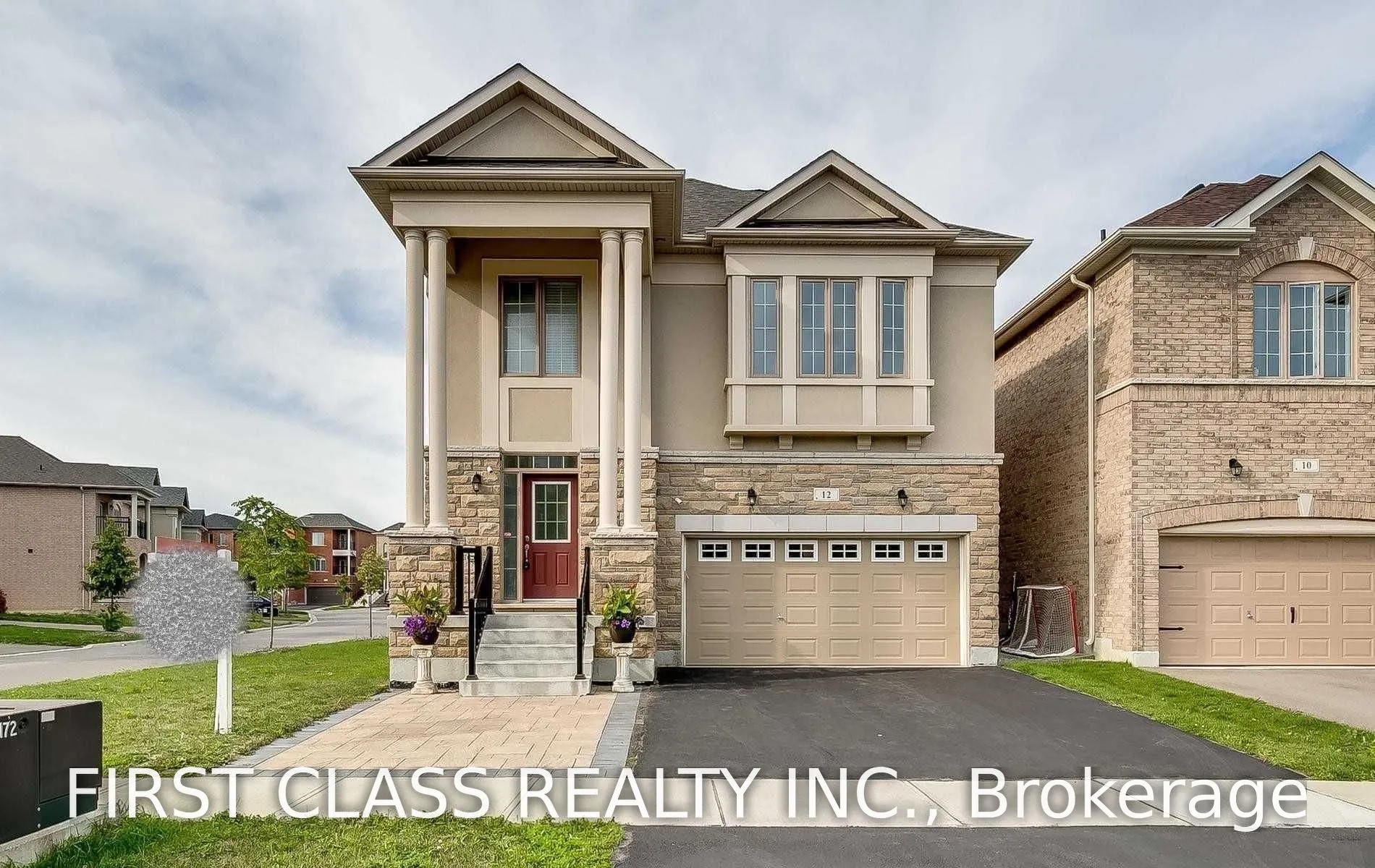 Detached Home For Lease | N13553722