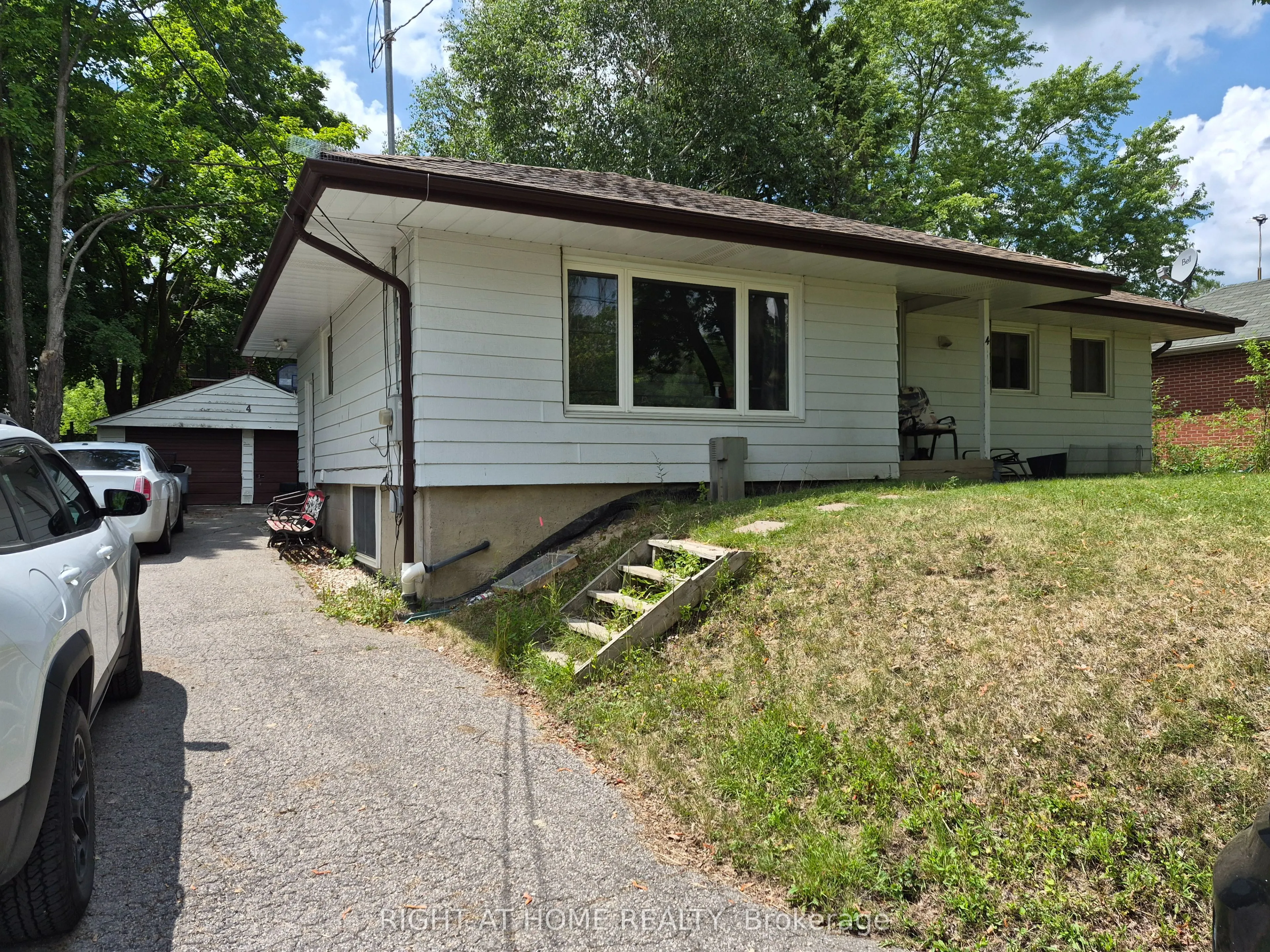 Detached Home For Sale | N13553980