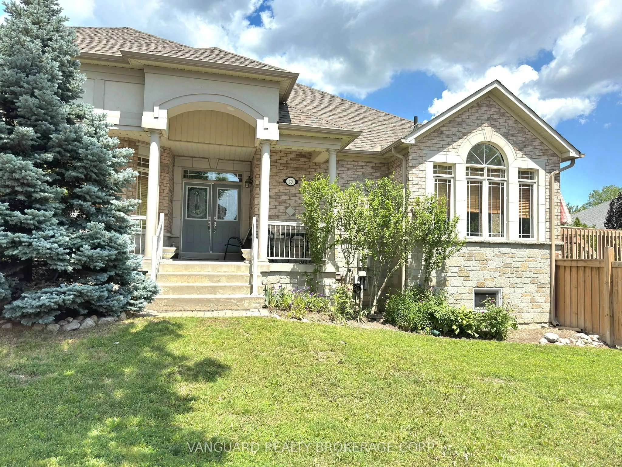 Detached Home For Sale | N13555974