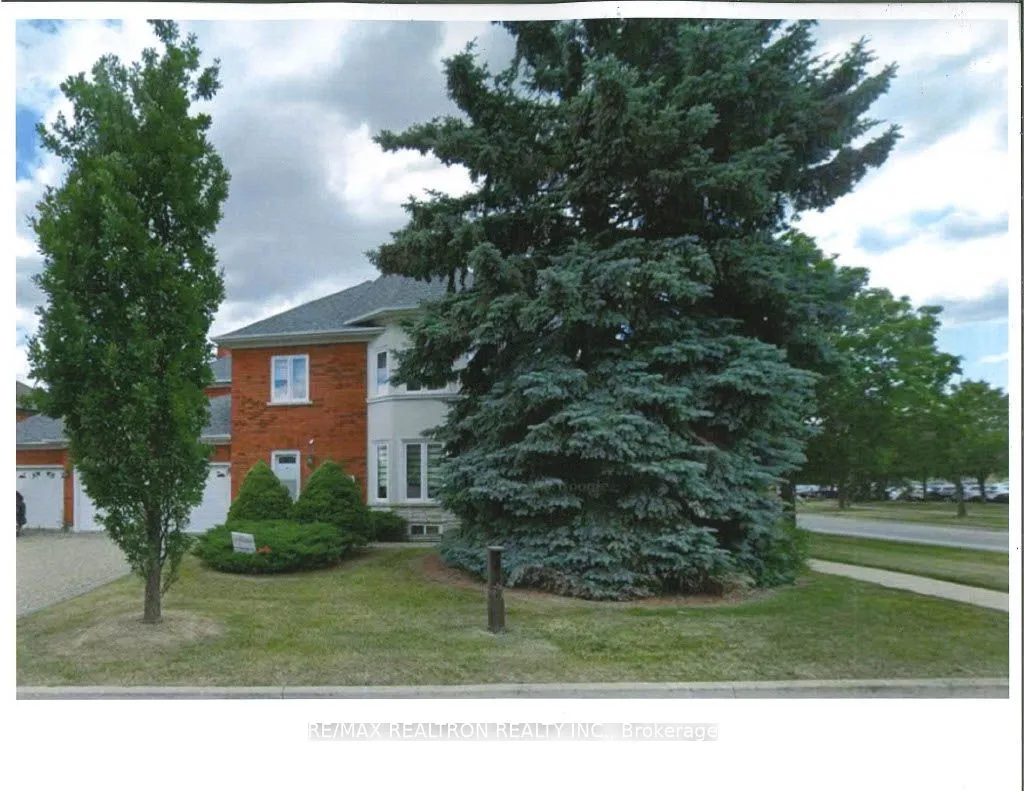 Detached Home For Lease | N13559210