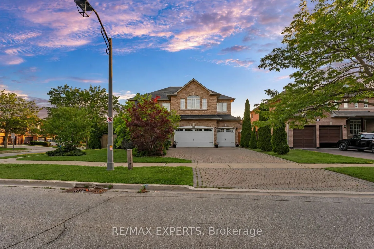 Detached Home For Sale | N13560554