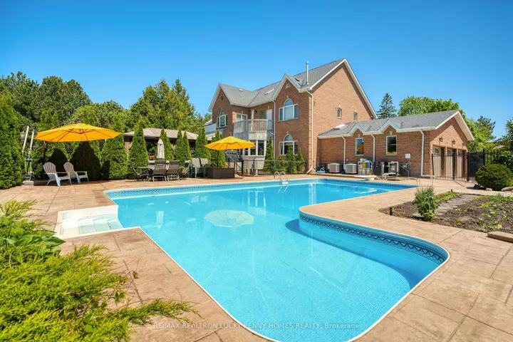 2 Jennings Gate, Markham, ON L6C 1A9