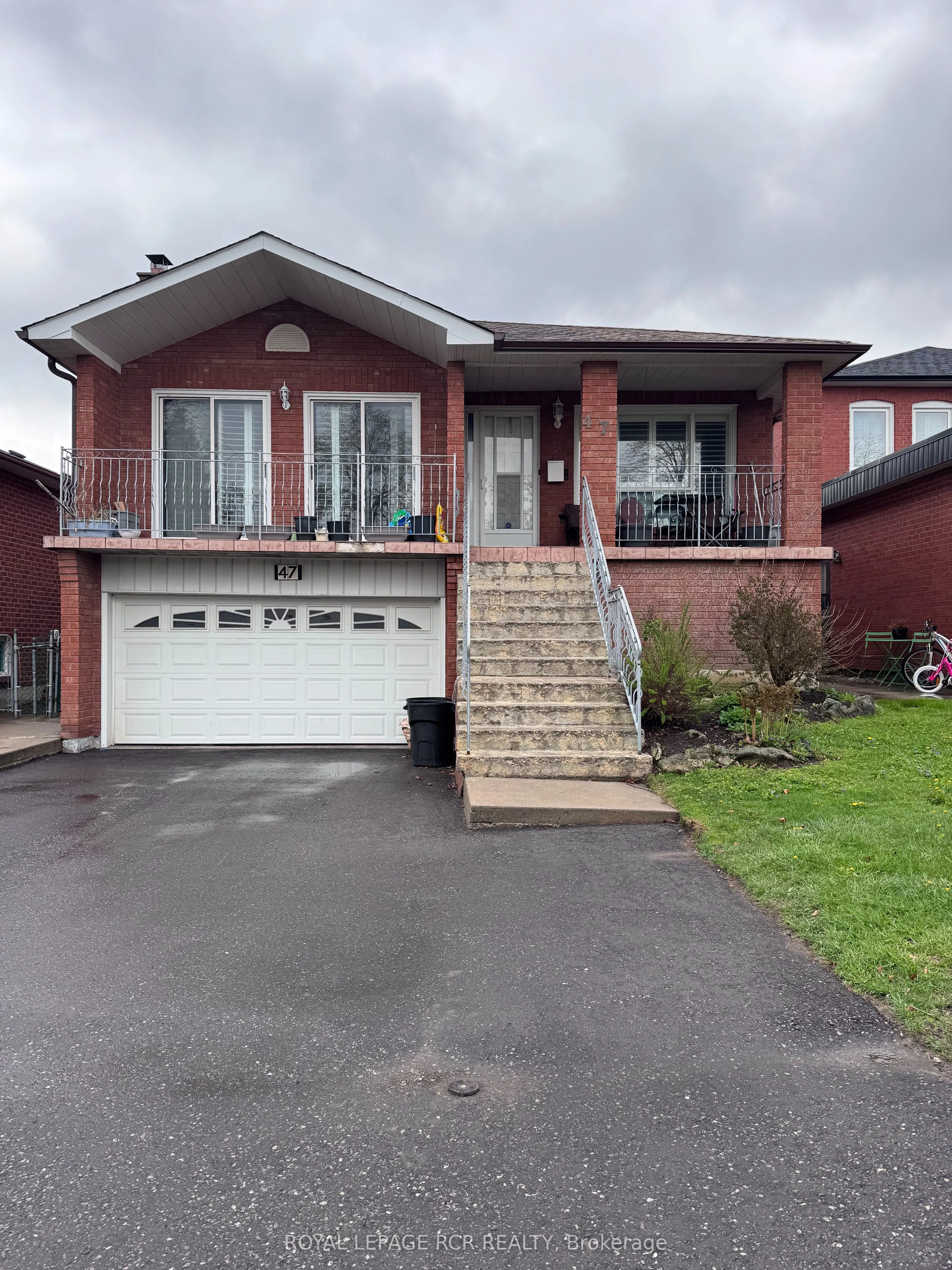 Detached Home For Lease | N13581122