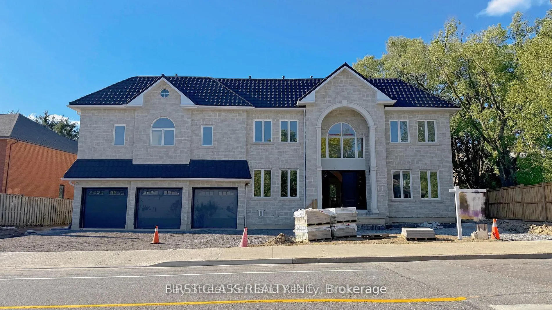 Detached Home For Sale | N13582164