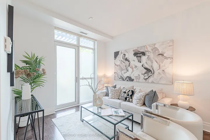 39 Upper Duke Crescent, Markham, ON L6G 0B8