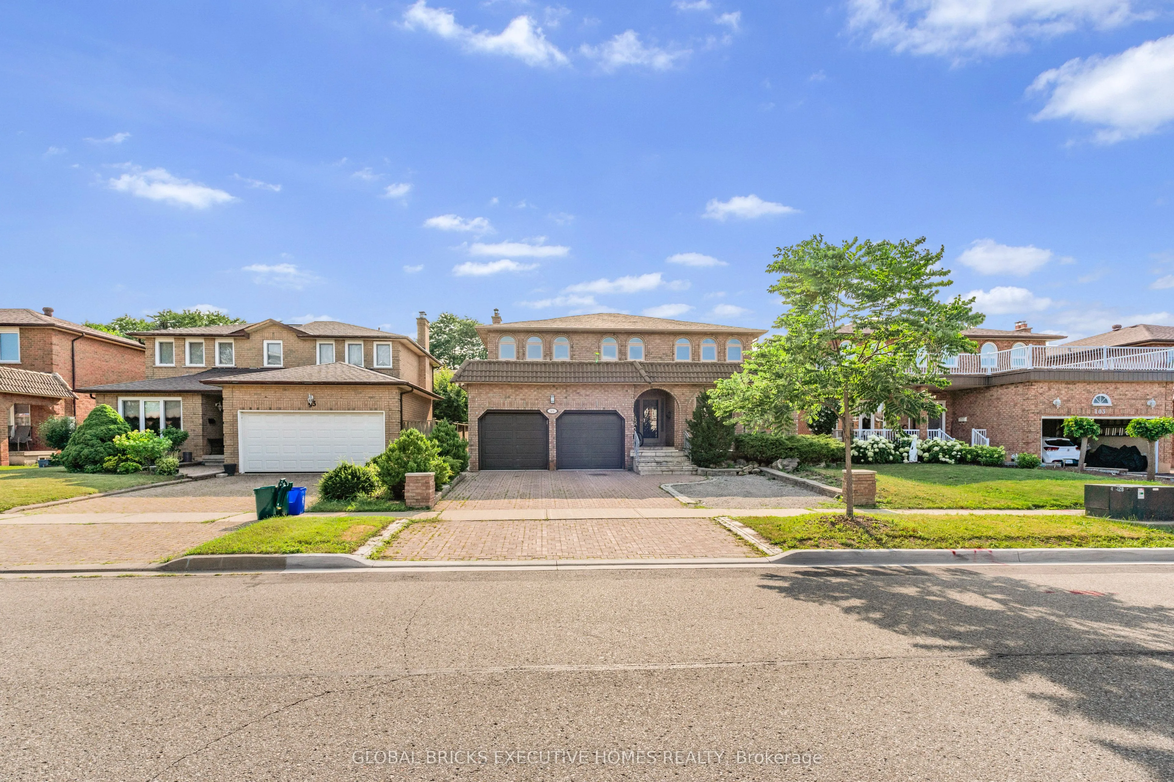 Detached Home For Sale | N13590840