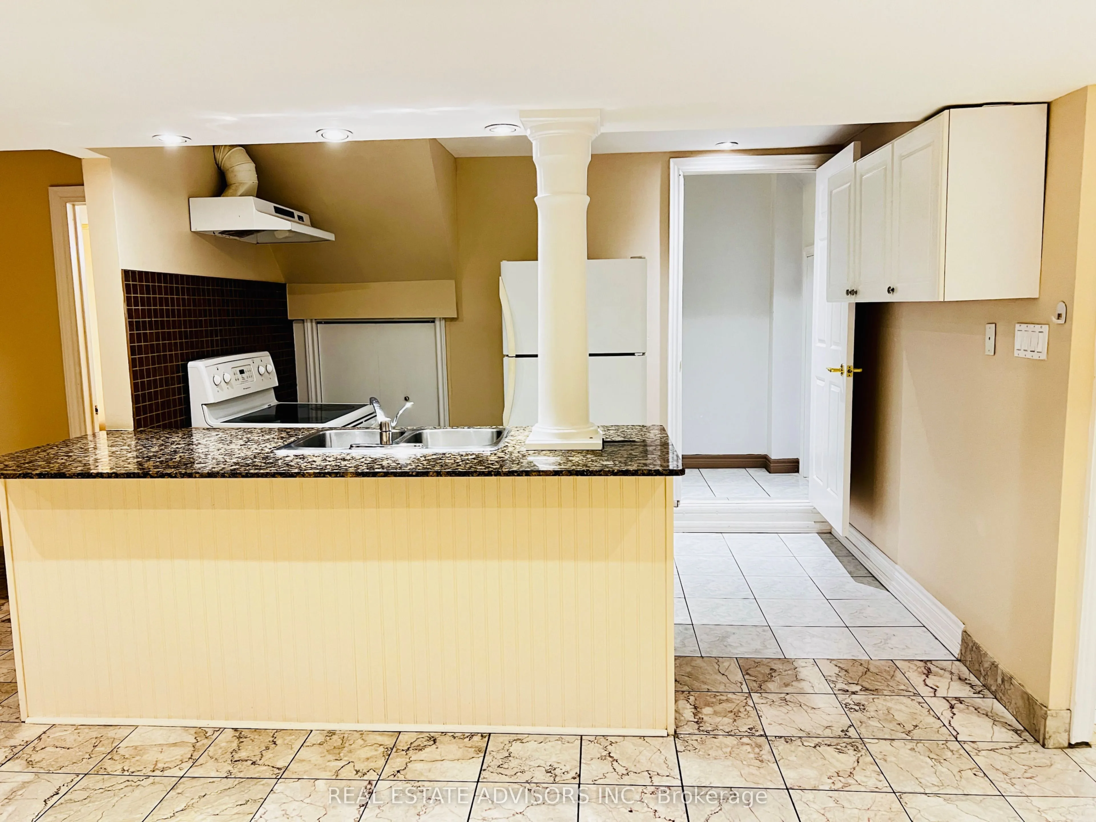 Detached Home For Lease | N13595986