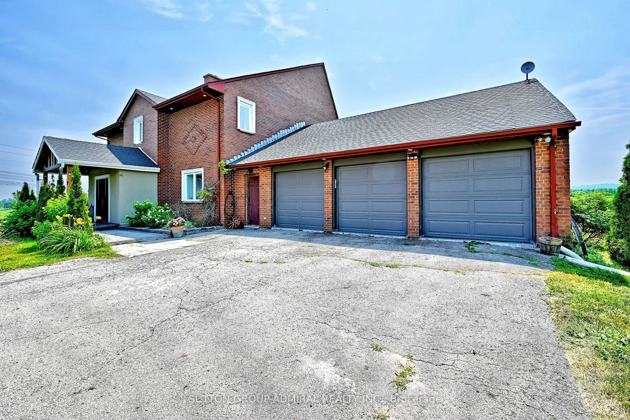 Detached Home For Sale | N13599496