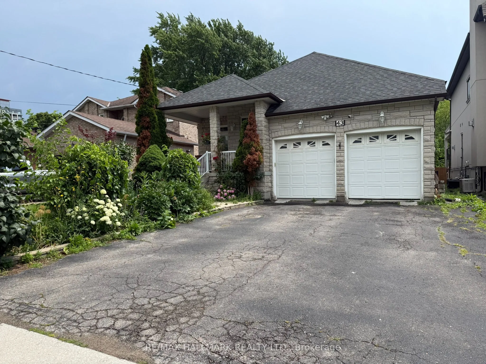 Detached Home For Lease | N13600684