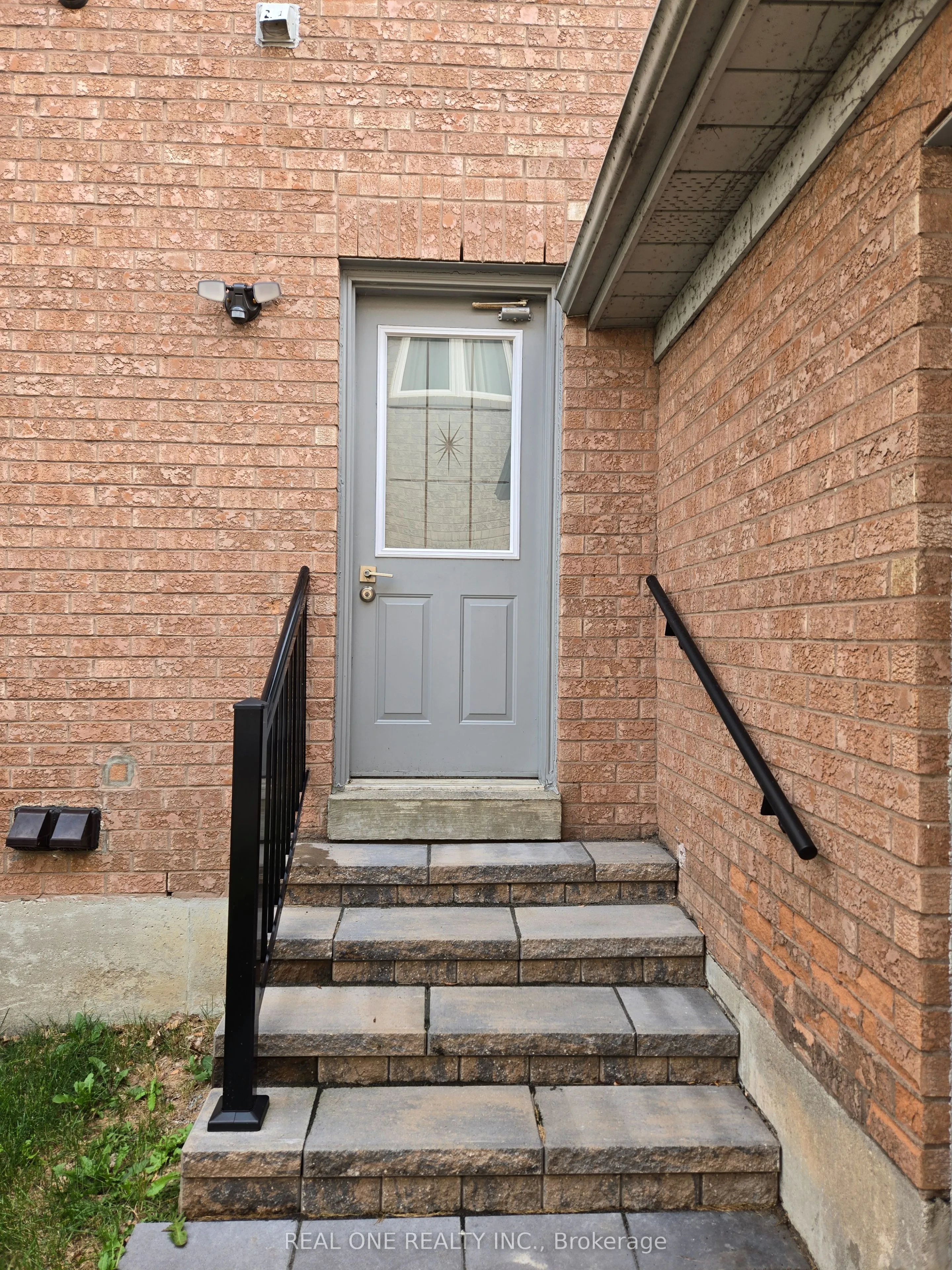 Detached Home For Lease | N13619414