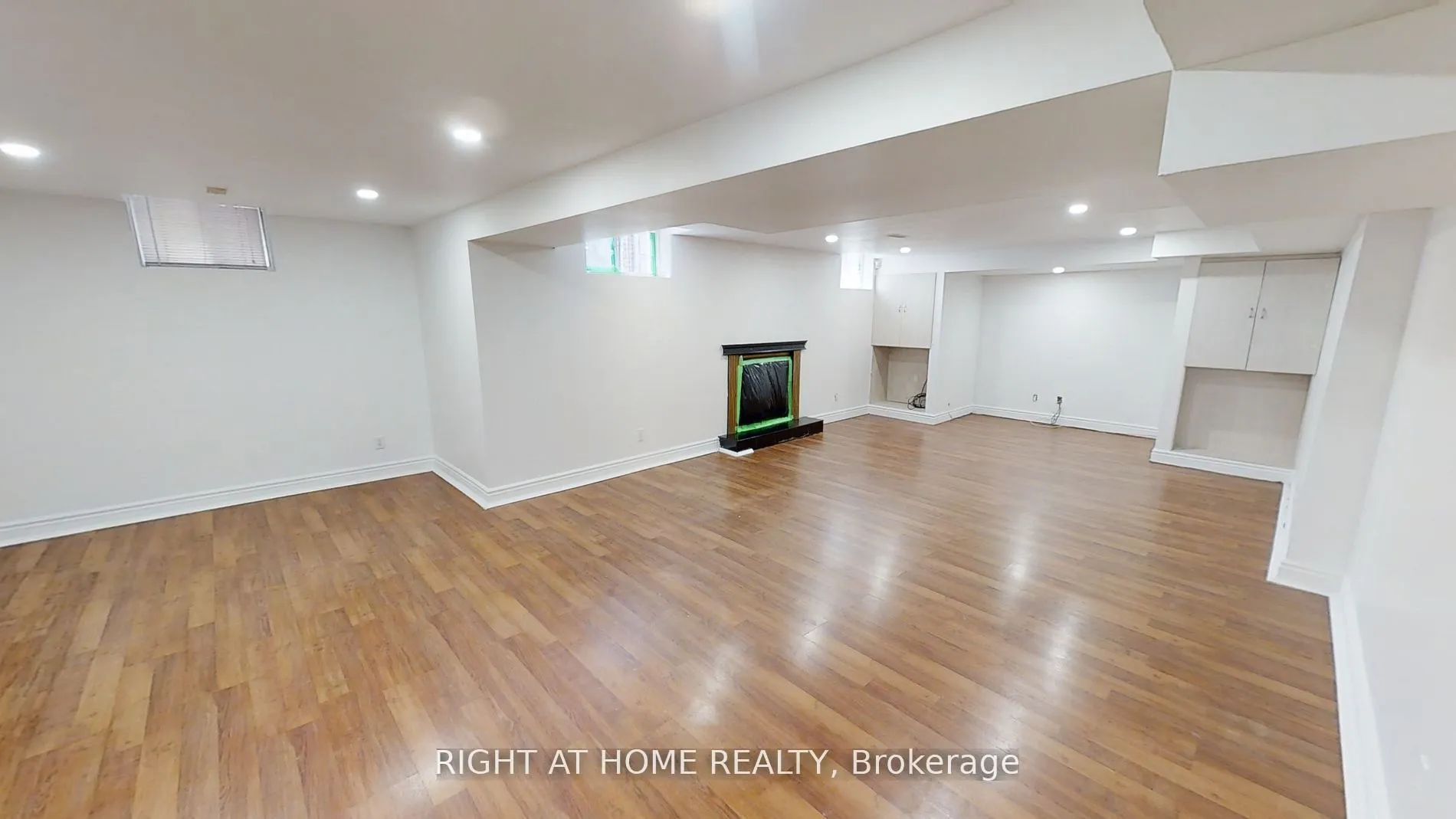 Detached Home For Lease | N13619502