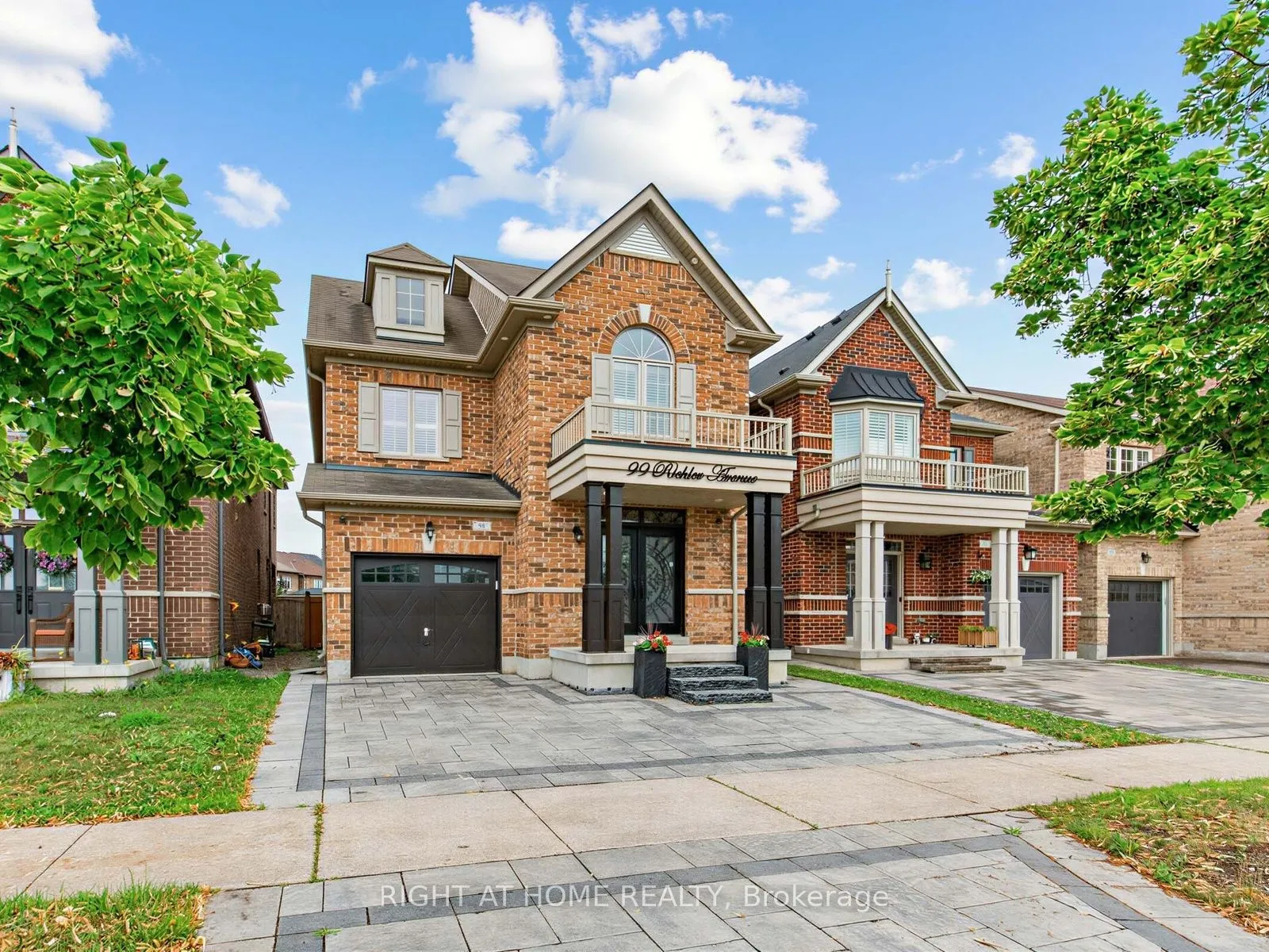 Detached Home For Sale | N13619884