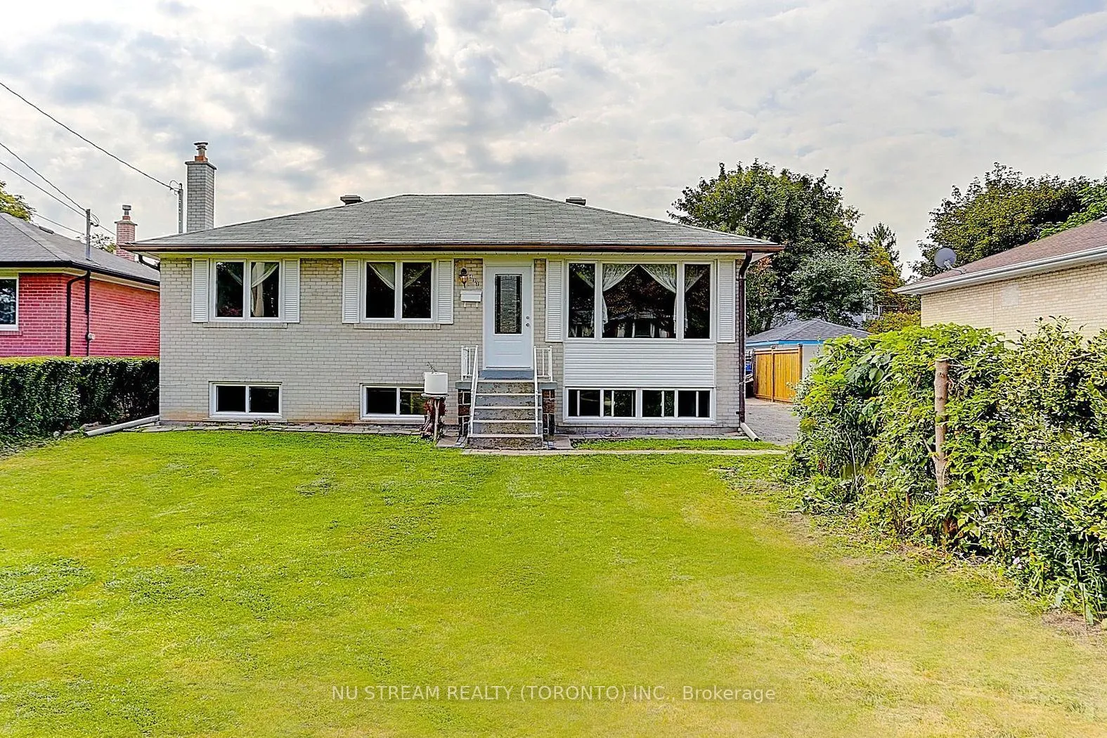 Detached Home For Lease | N13620936
