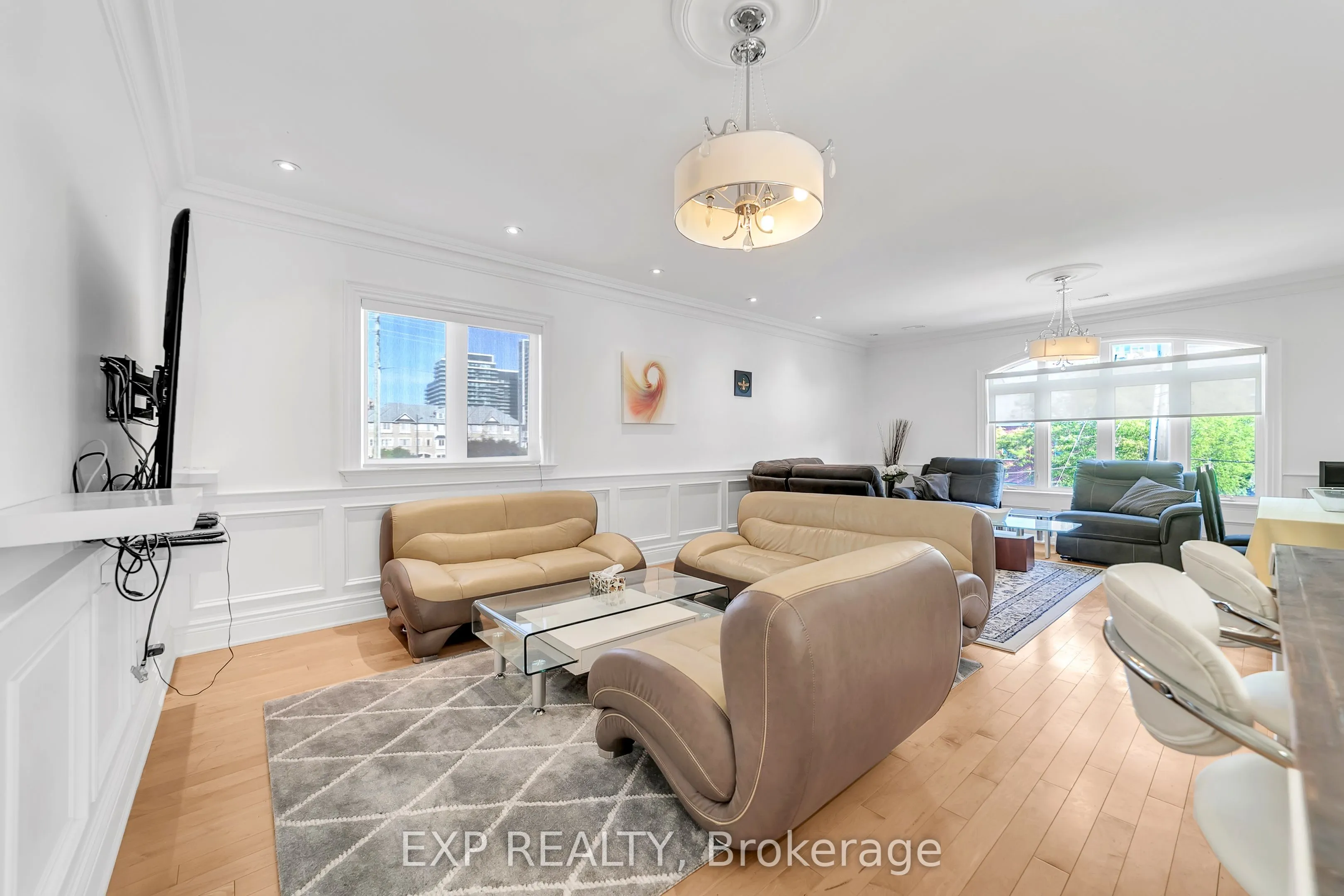 Detached Home For Lease | N13623028