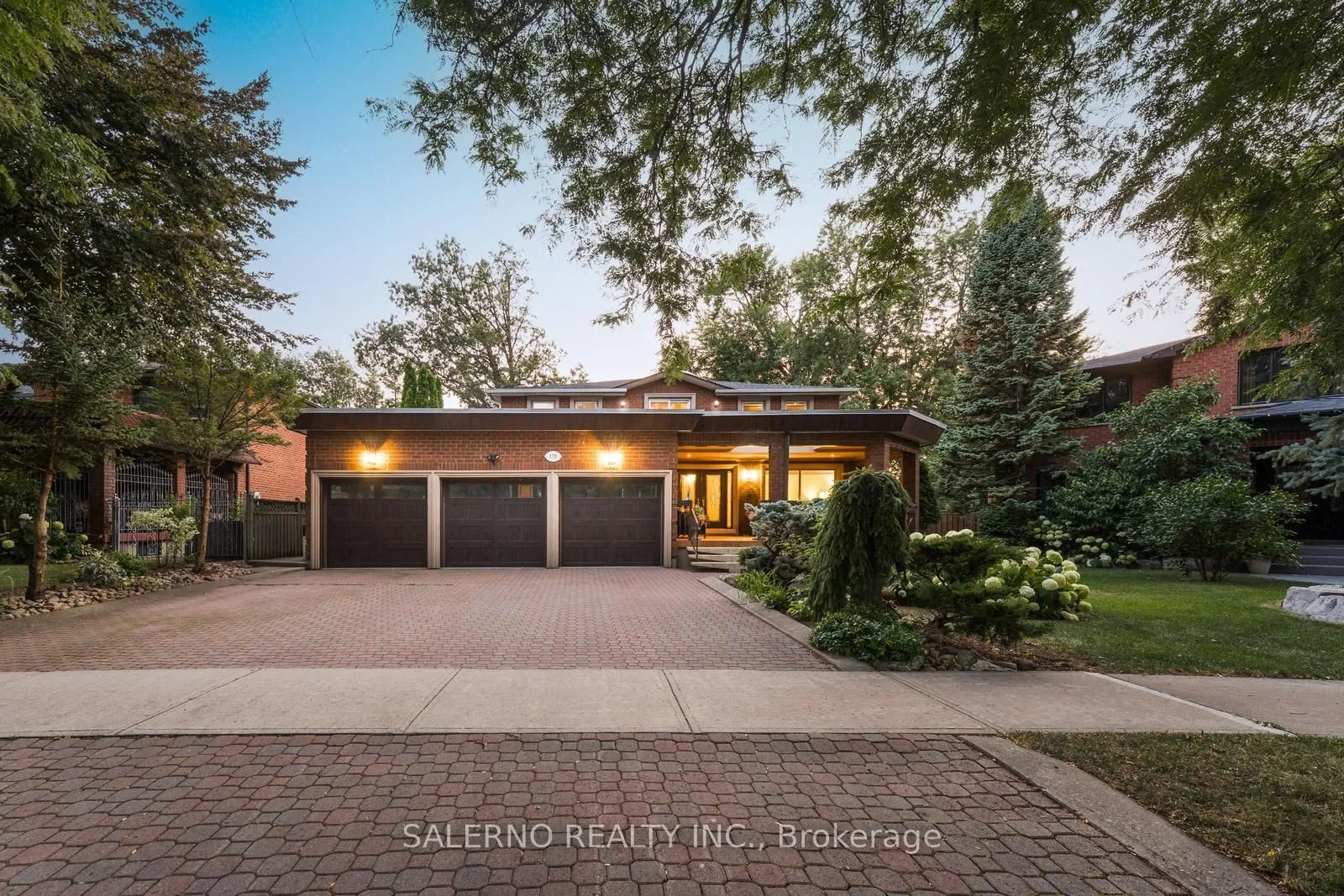 Detached Home For Sale | N13623052