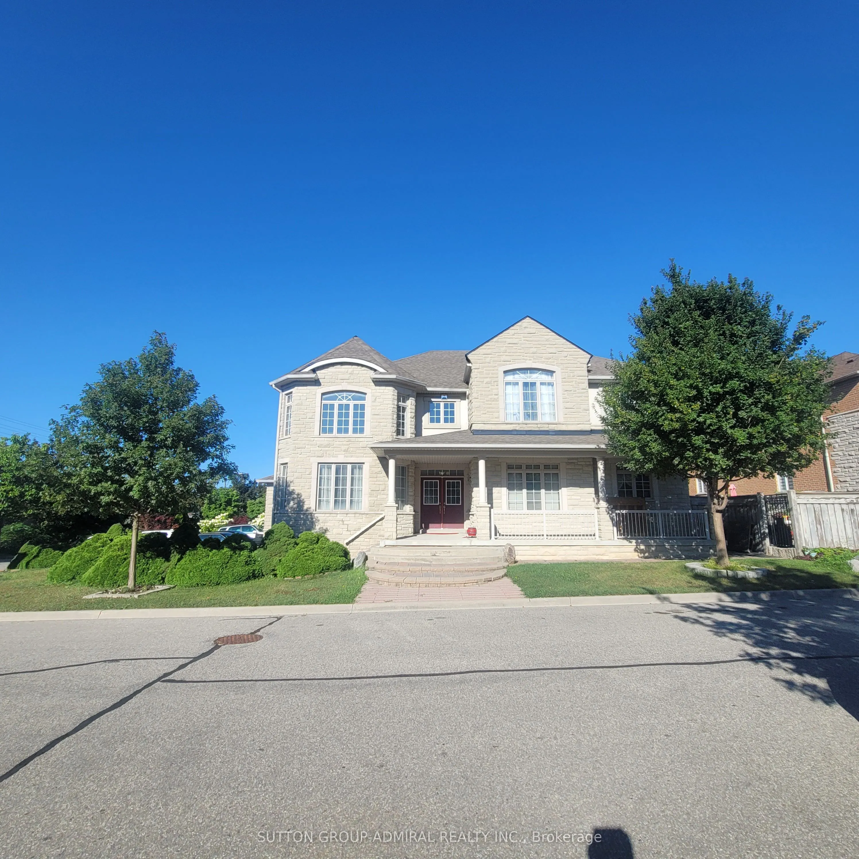Detached Home For Sale | N13623370