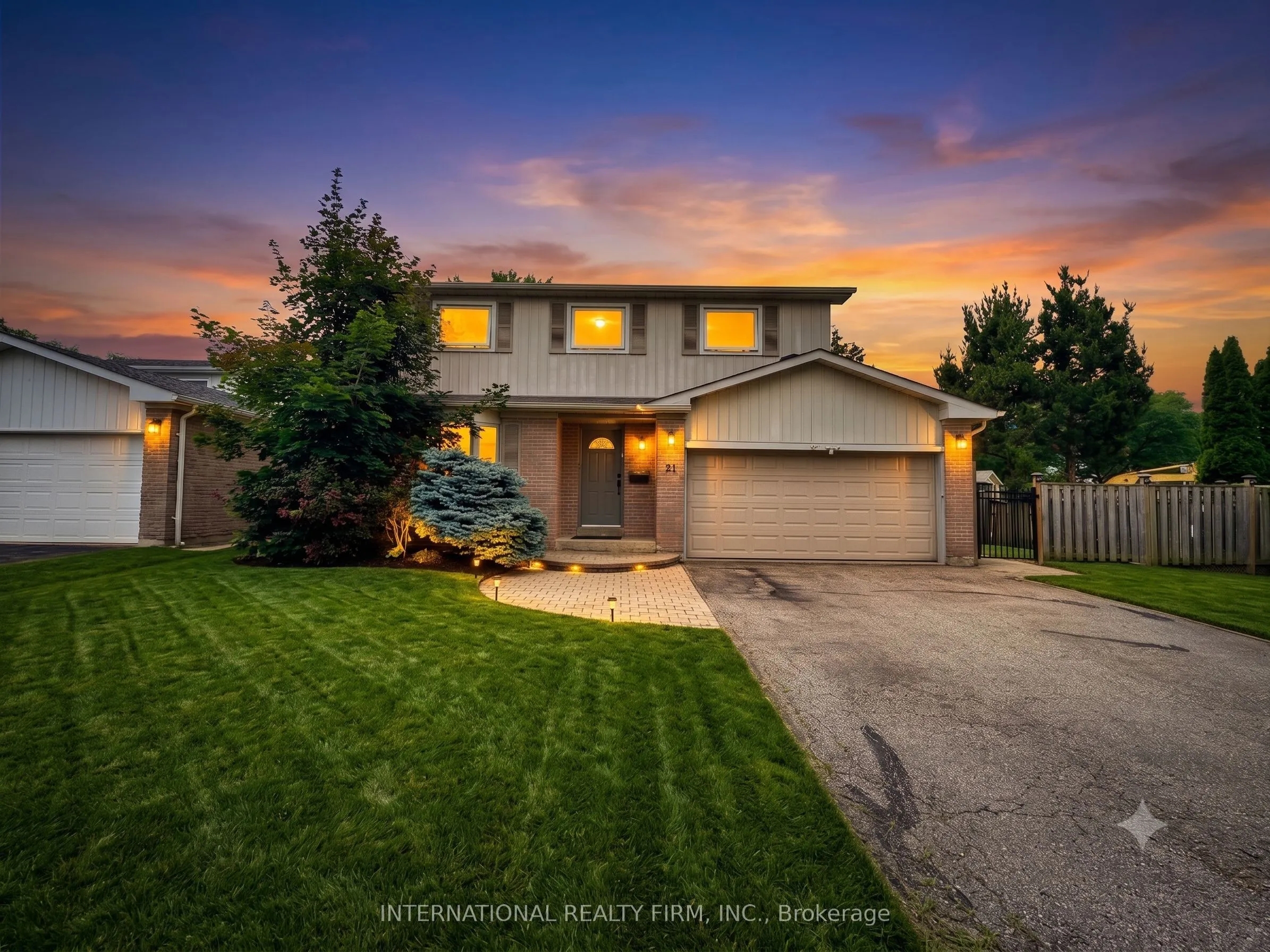 Detached Home For Sale | N13623758