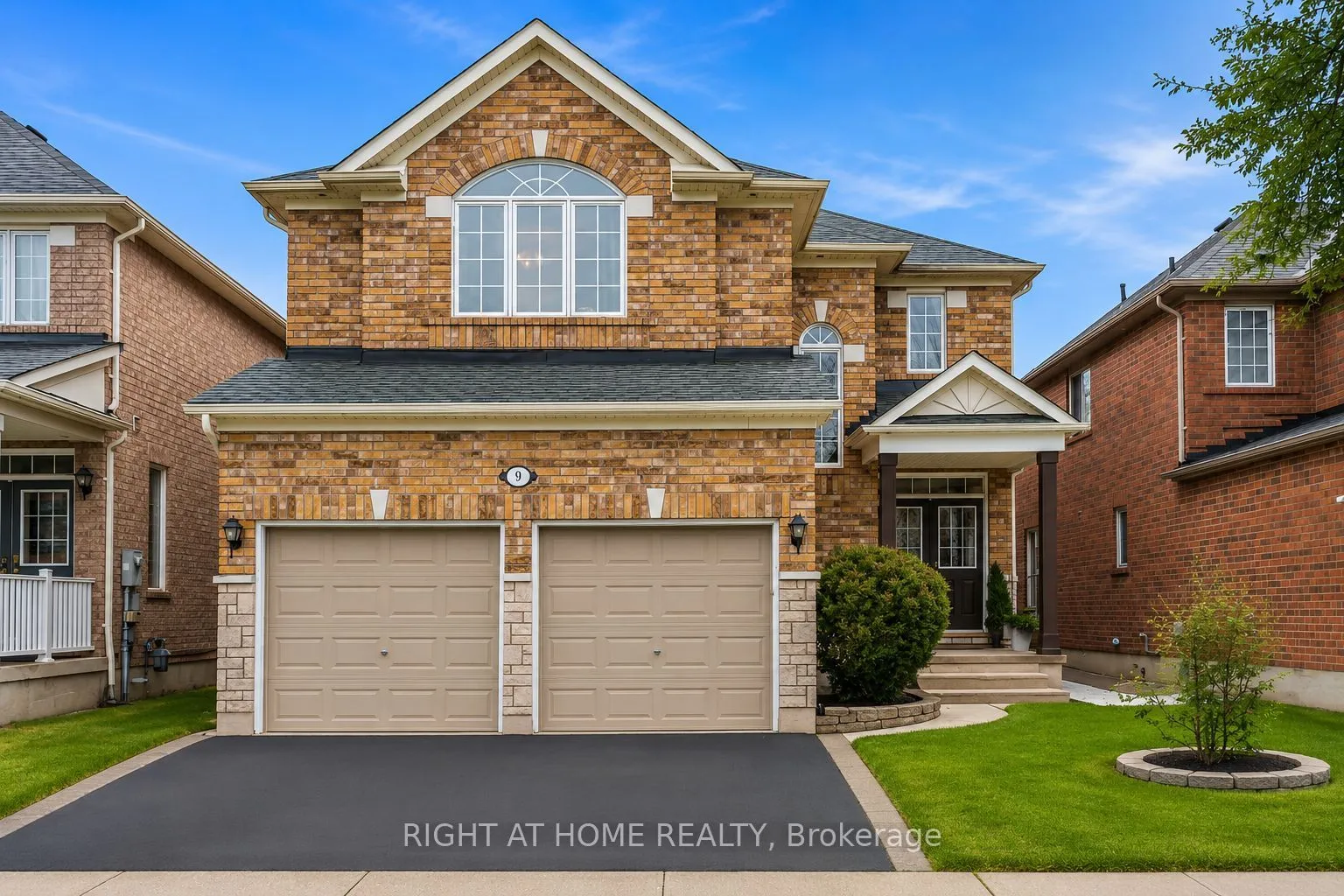 Detached Home For Lease | N13628532