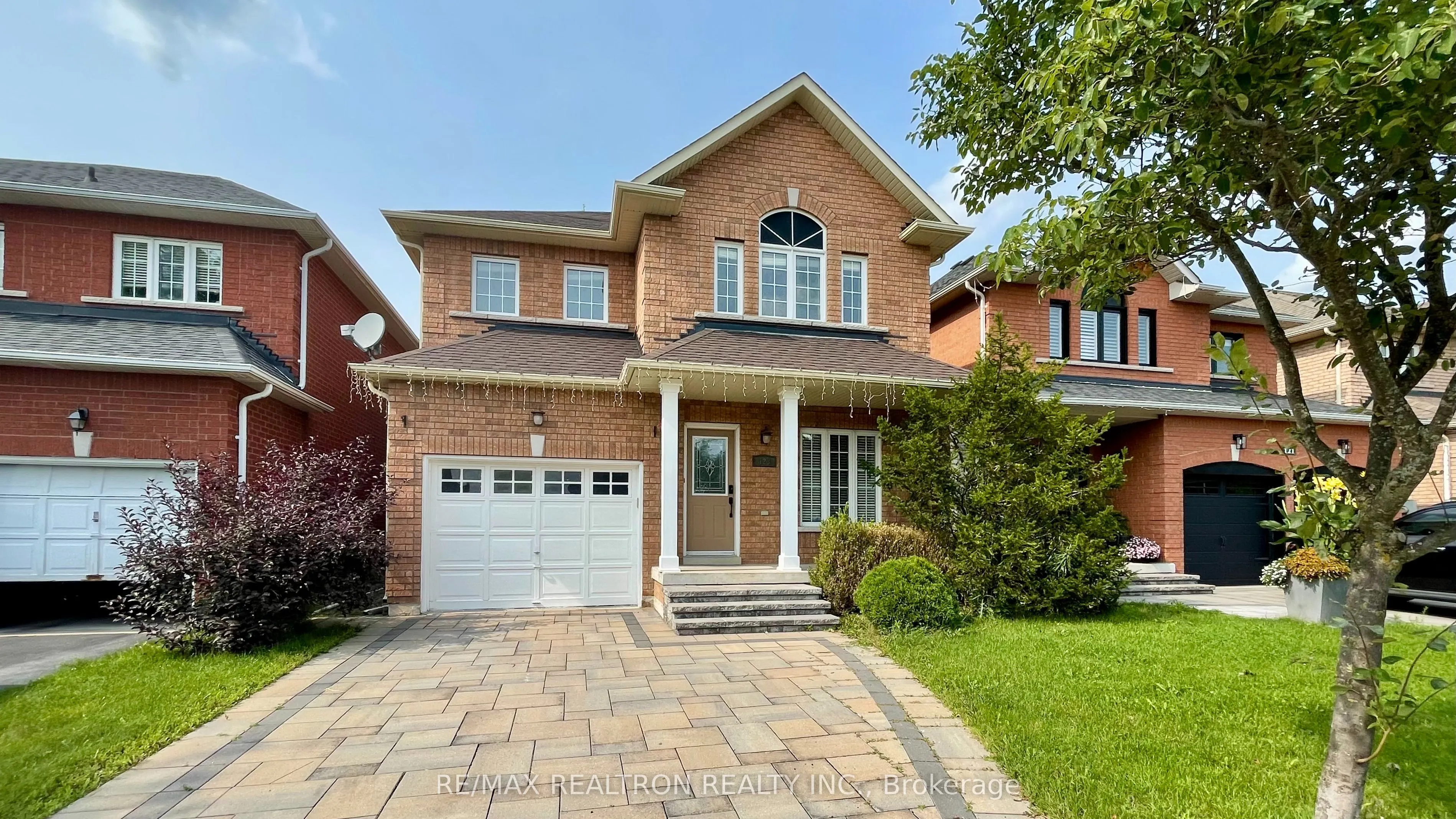 Detached Home For Sale | N13638190