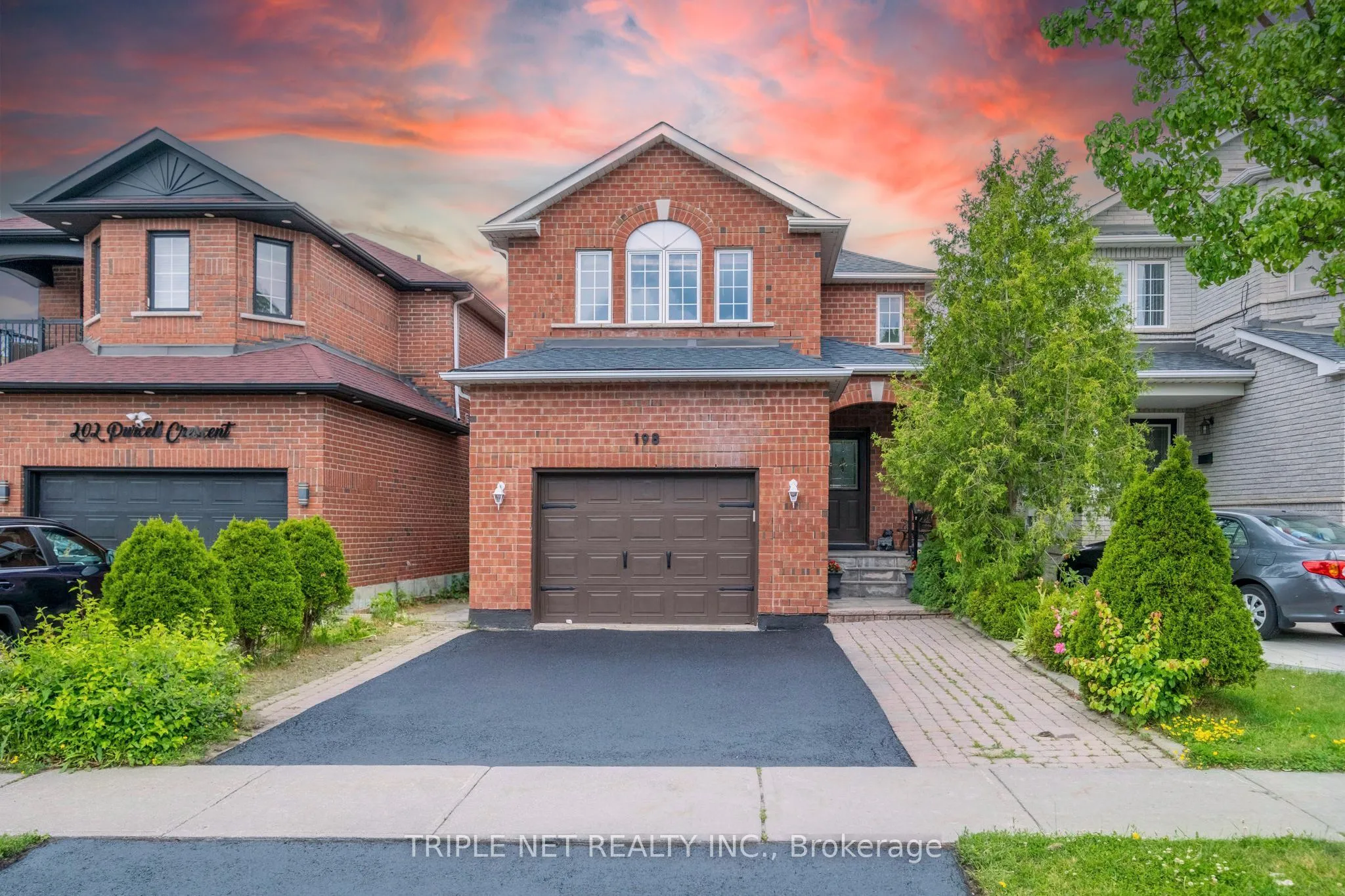 Detached Home For Sale | N13639678