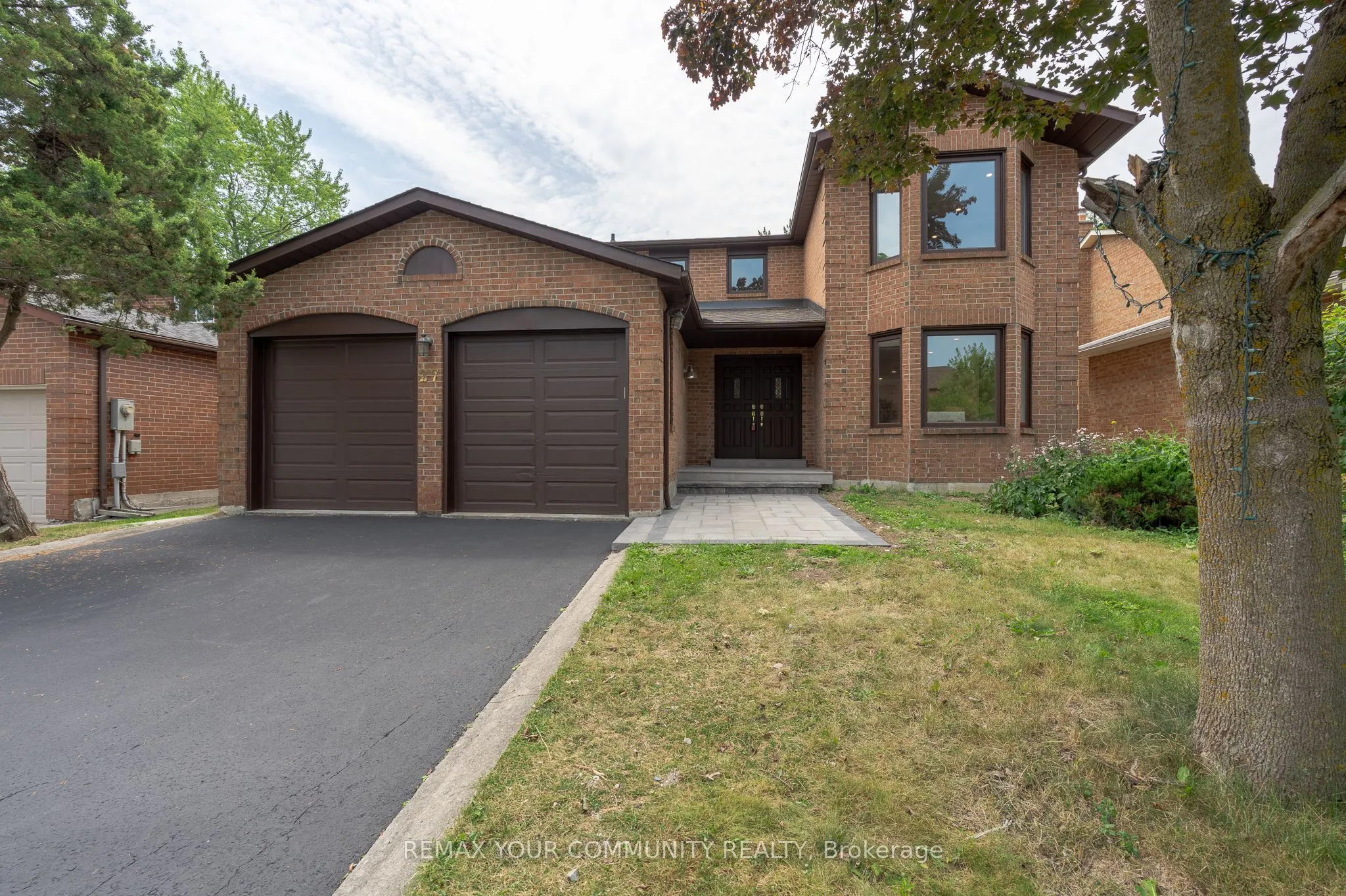 Detached Home For Sale | N13639892