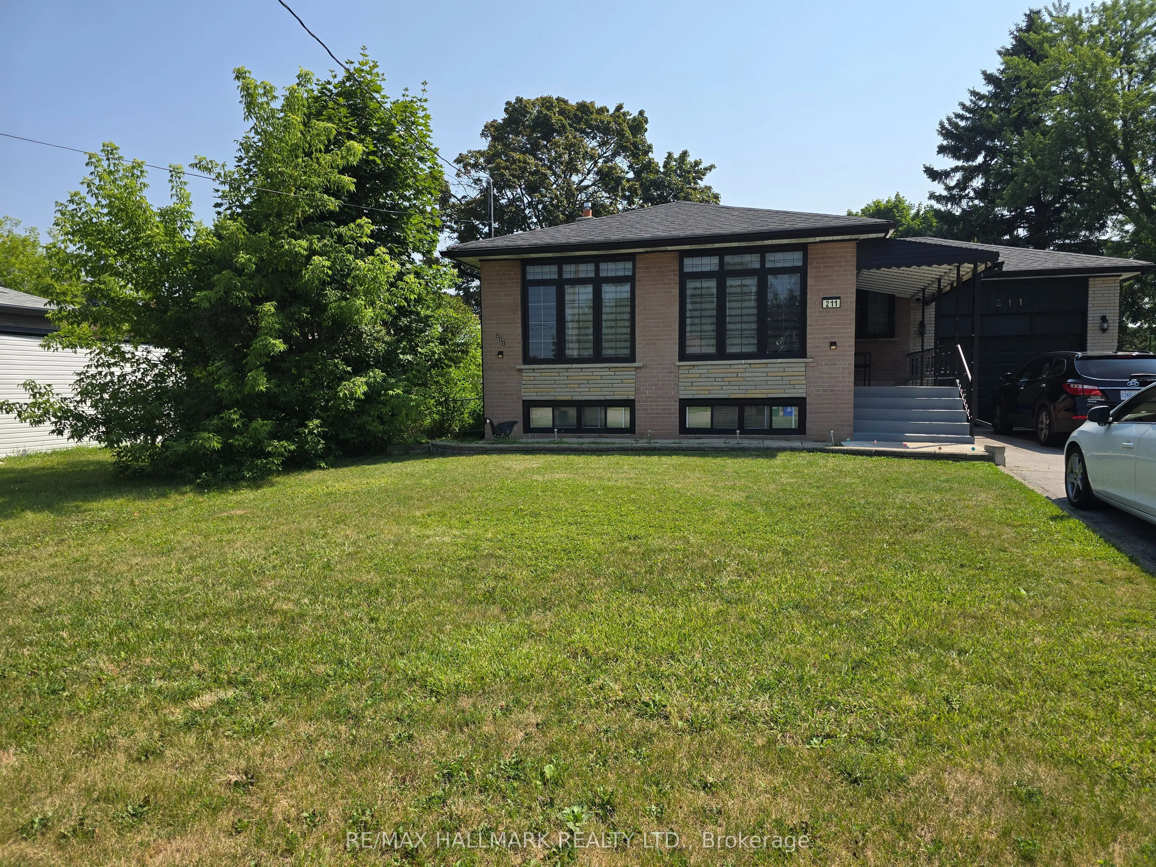 Detached Home For Lease | N13644096