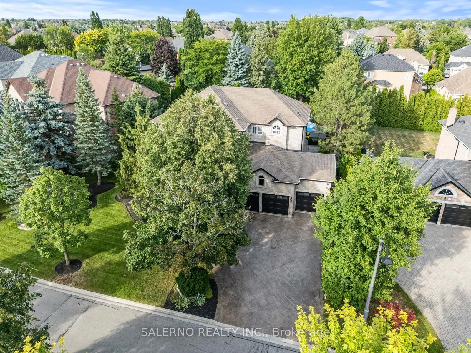 Detached Home For Sale | N13647168