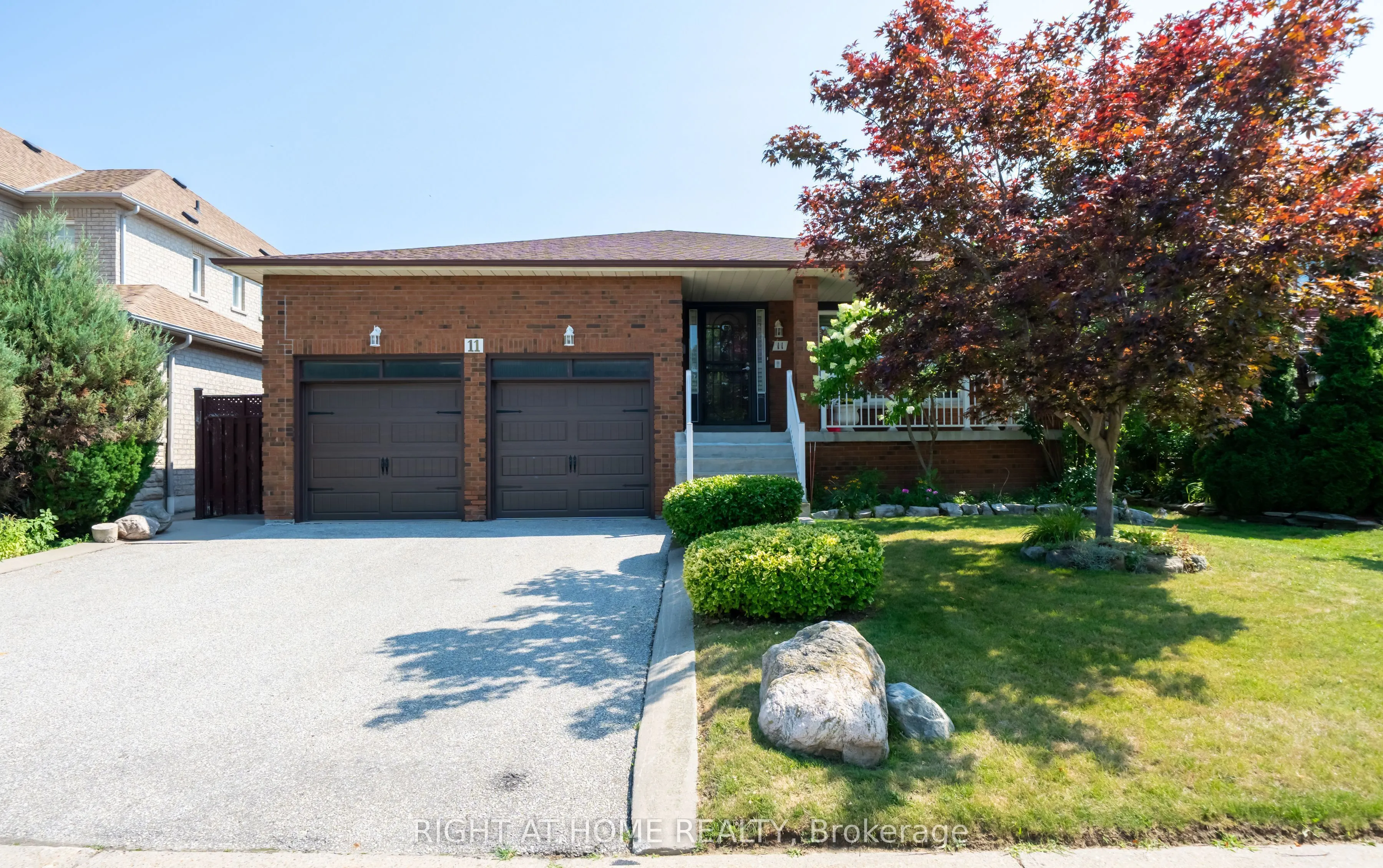 Detached Home For Sale | N13649110