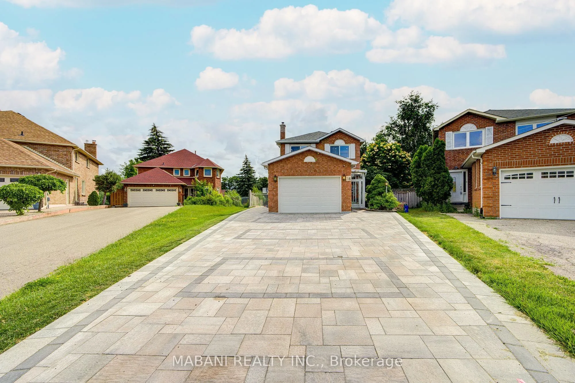 Detached Home For Sale | N13656106
