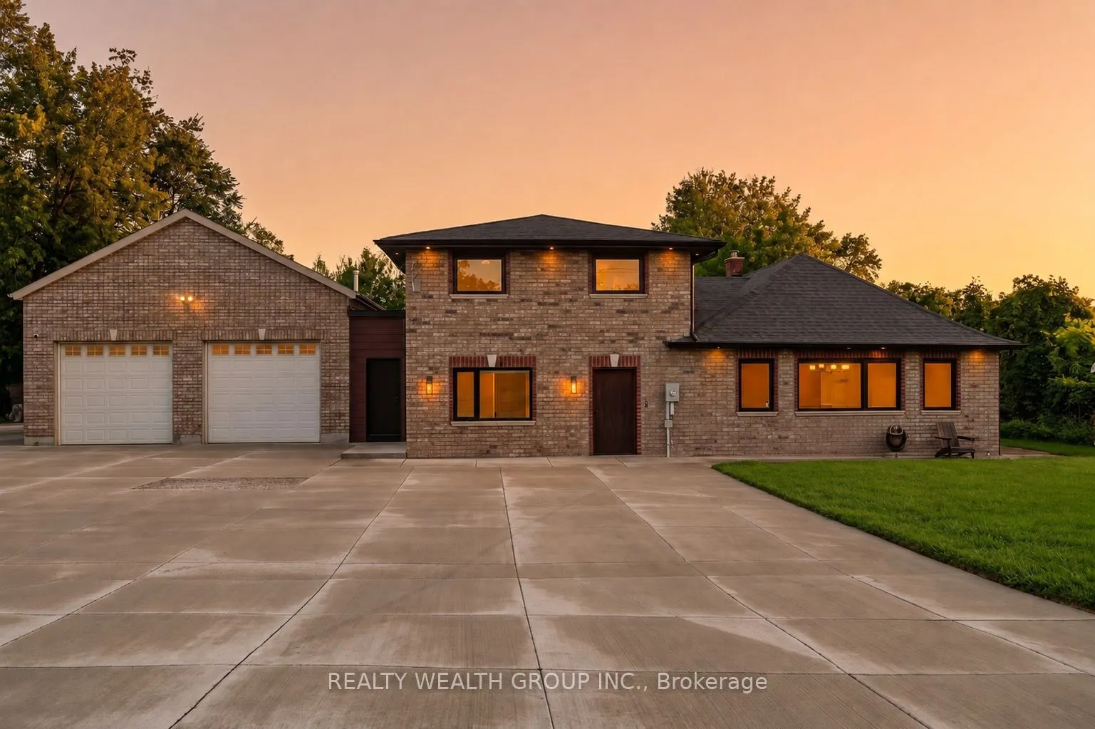 Detached Home For Sale | N13657986