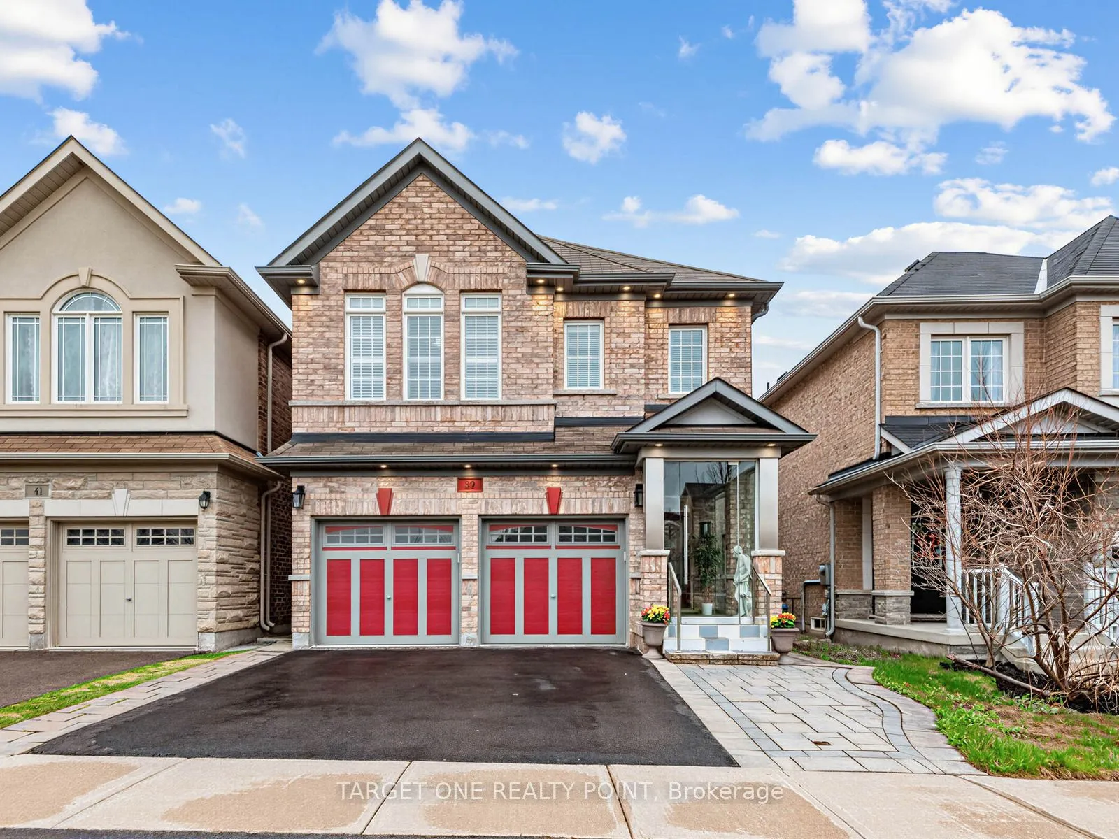 Detached Home For Sale | N13660004