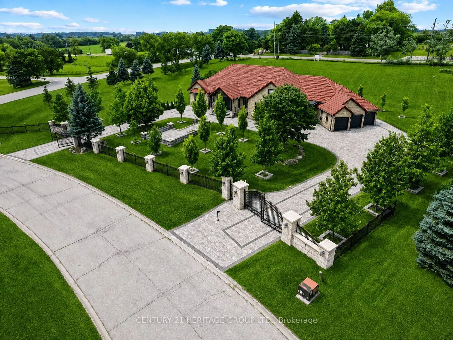 Detached Home For Sale | N13669852