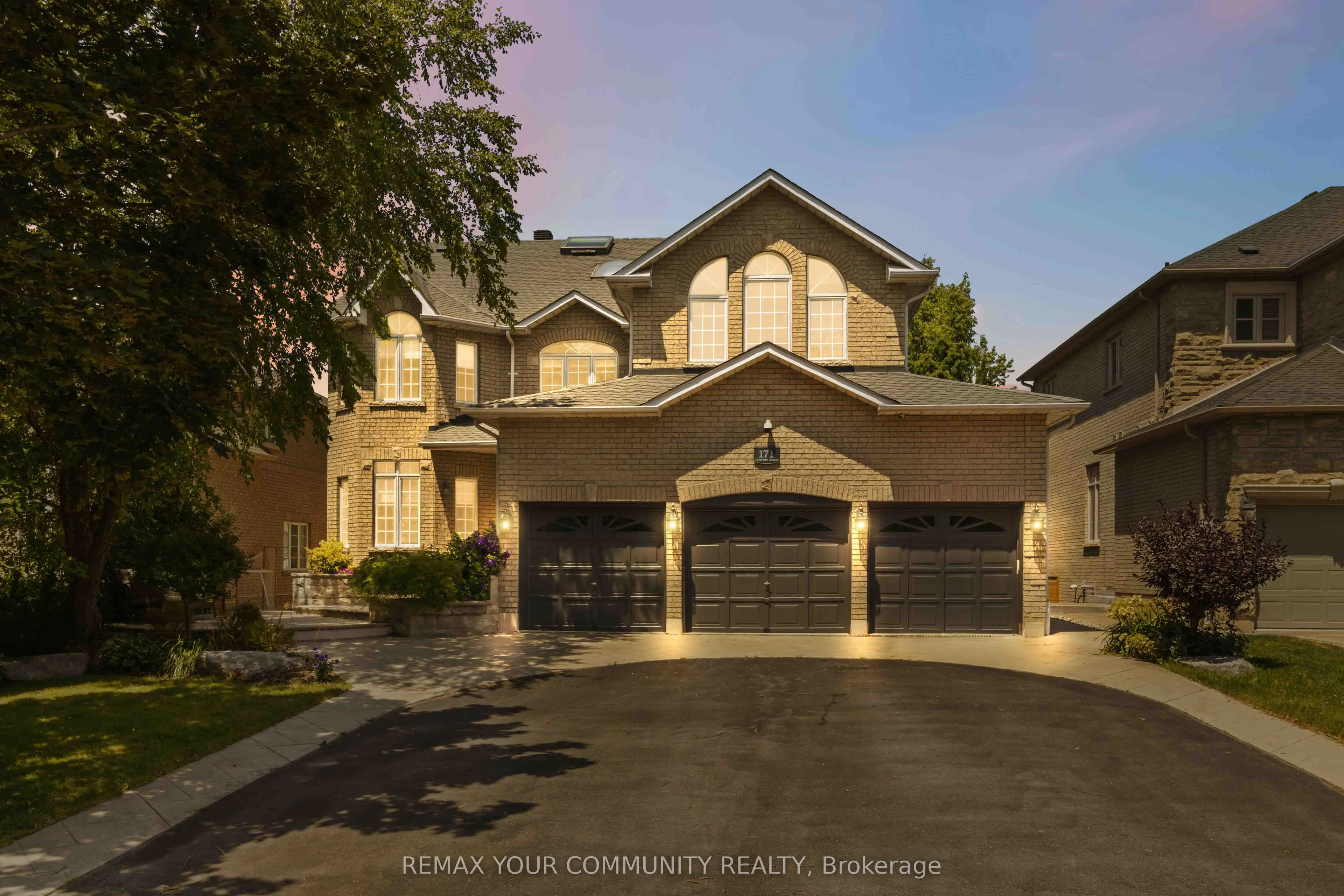 Detached Home For Sale | N13677884