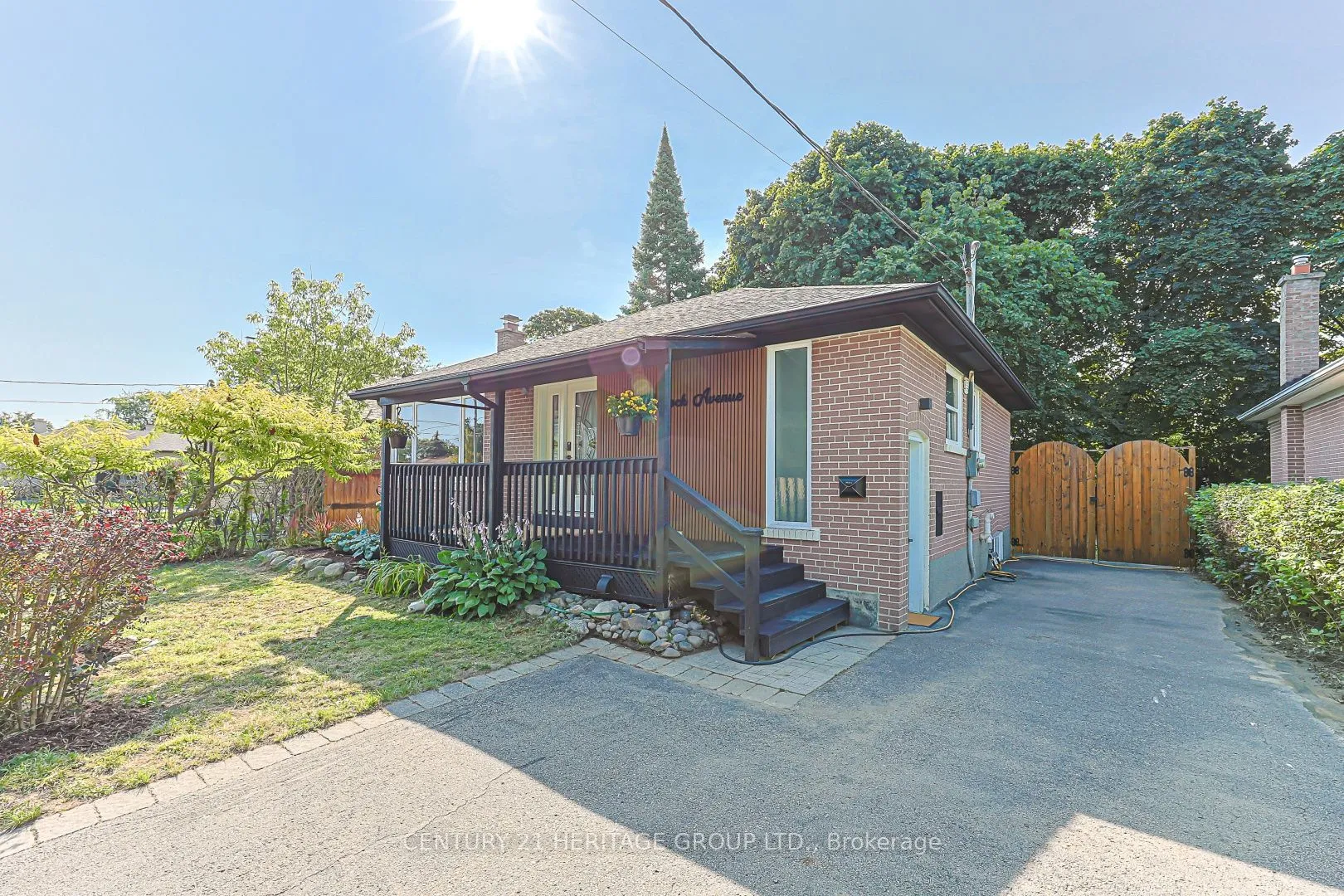 Detached Home For Sale | N13679576